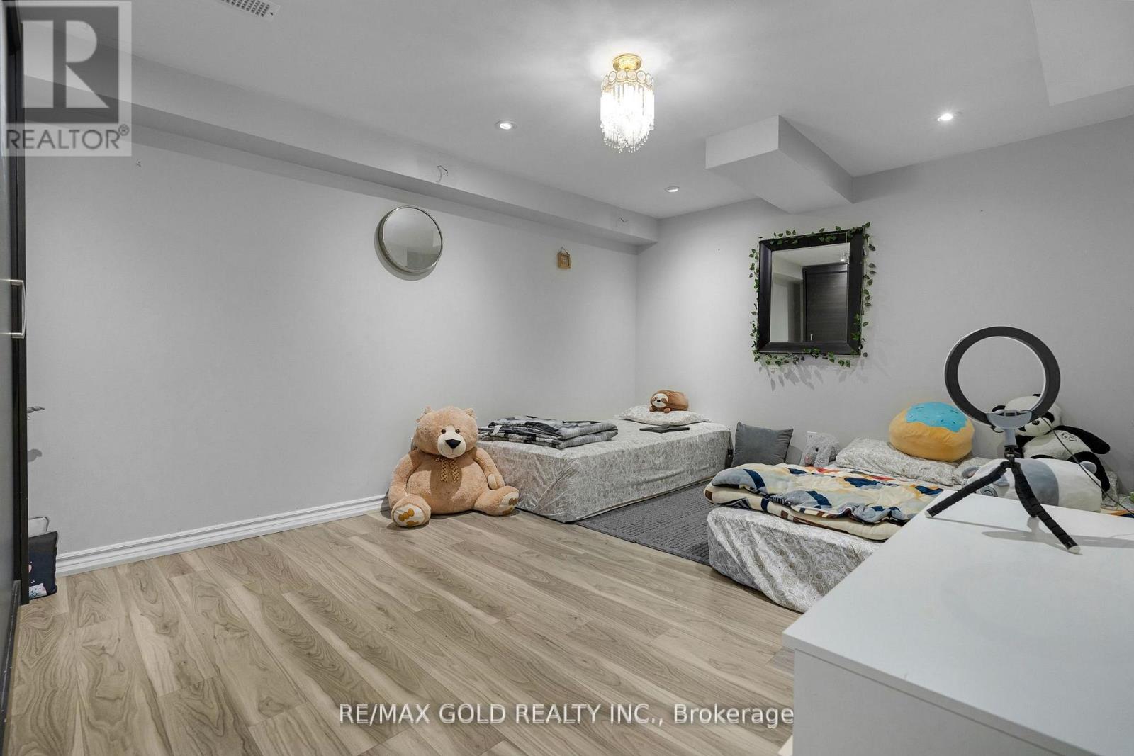52 Linderwood Drive N, Brampton, Ontario  L7A 1S4 - Photo 43 - W12383747