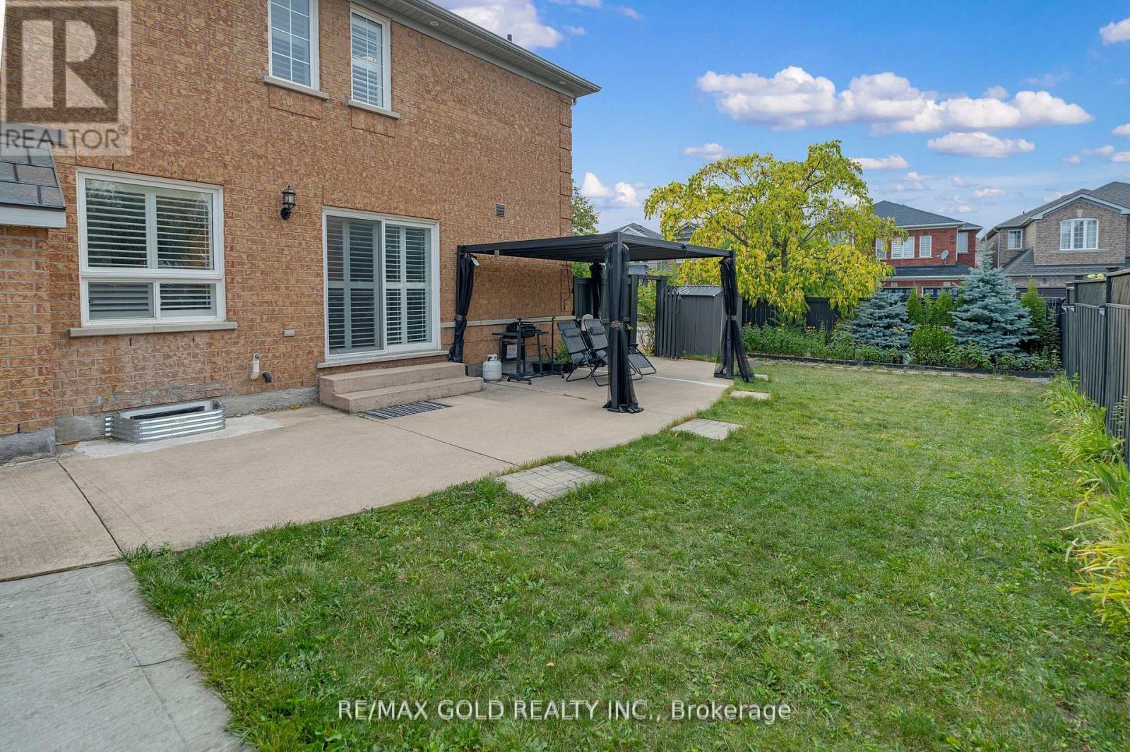 52 Linderwood Drive N, Brampton, Ontario  L7A 1S4 - Photo 45 - W12383747