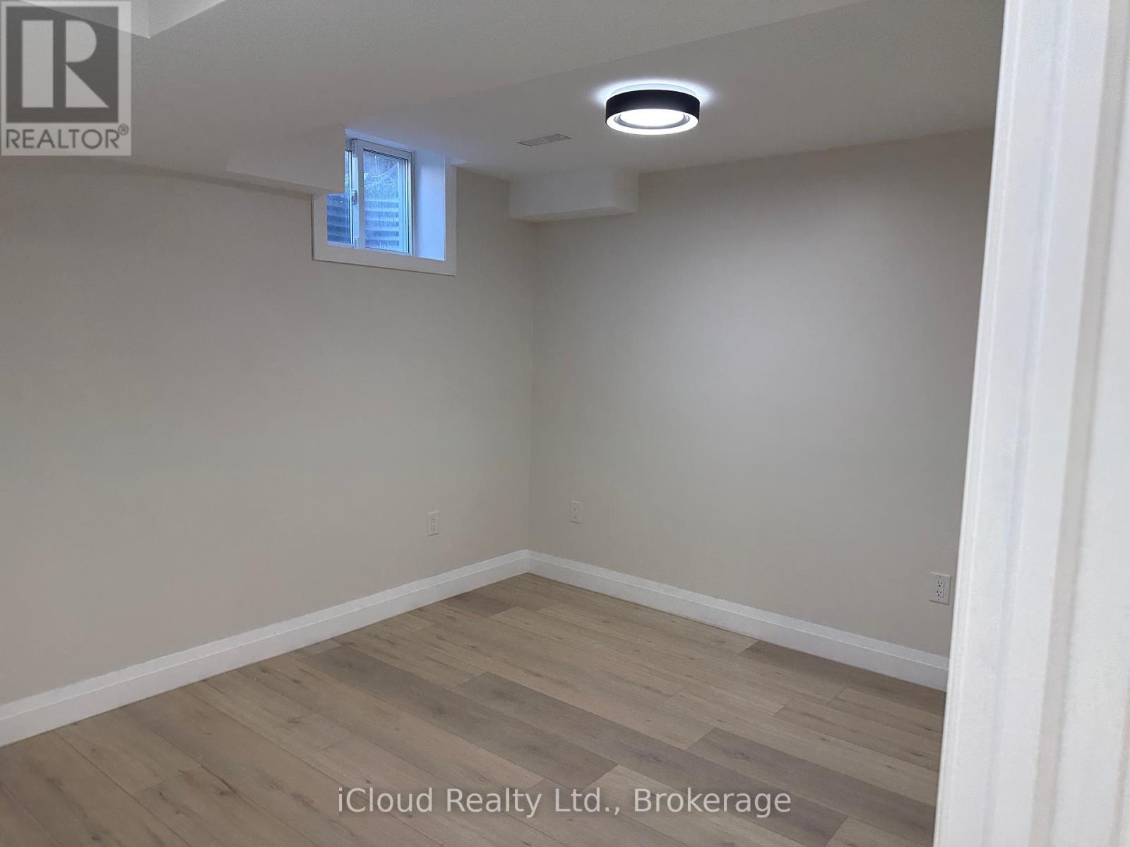 3881 Skyview Street, Mississauga, Ontario  L5M 8A1 - Photo 8 - W12383748