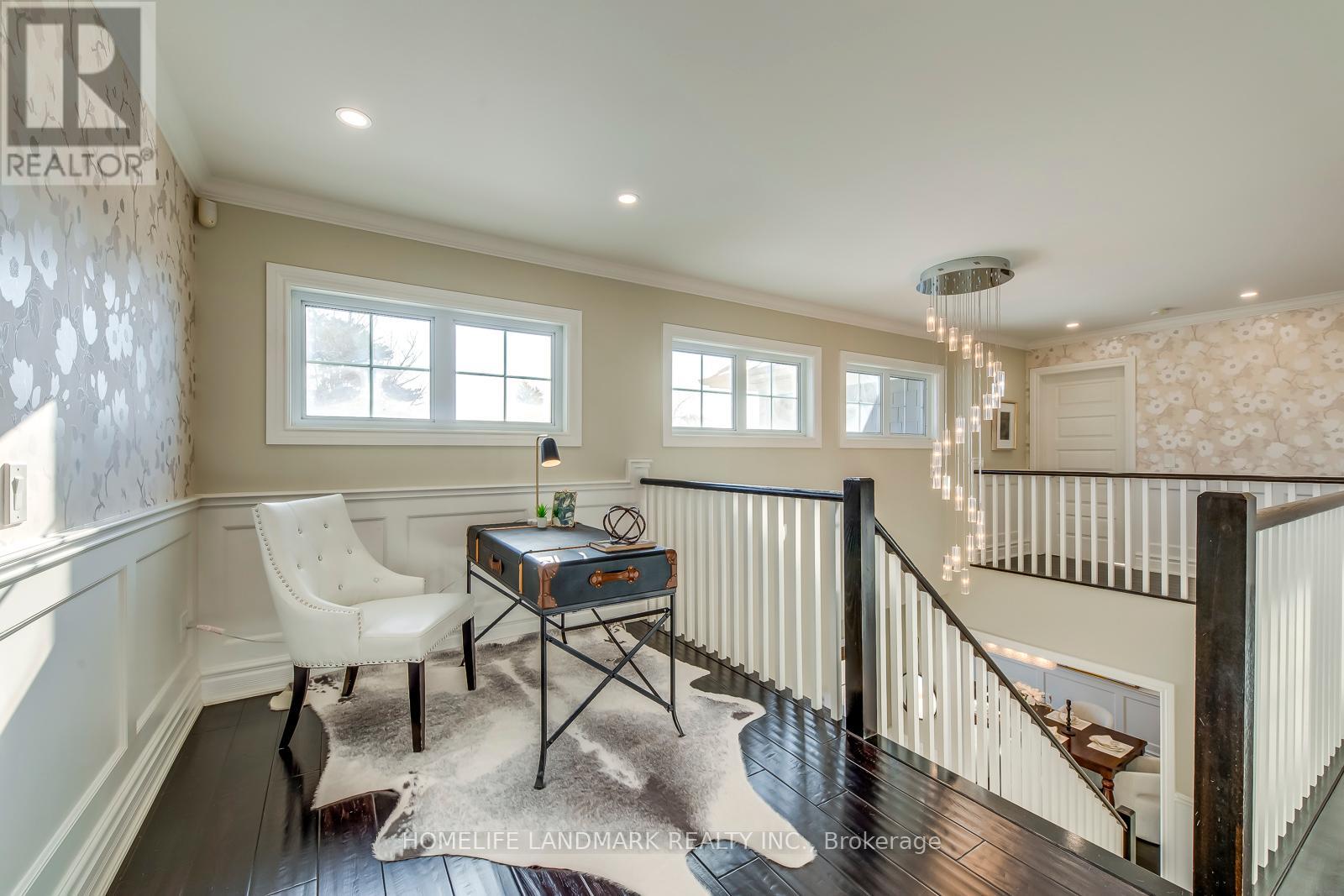 214 Waneta Drive, Oakville (Wo West), Ontario  L6K 2T5 - Photo 17 - W12383759