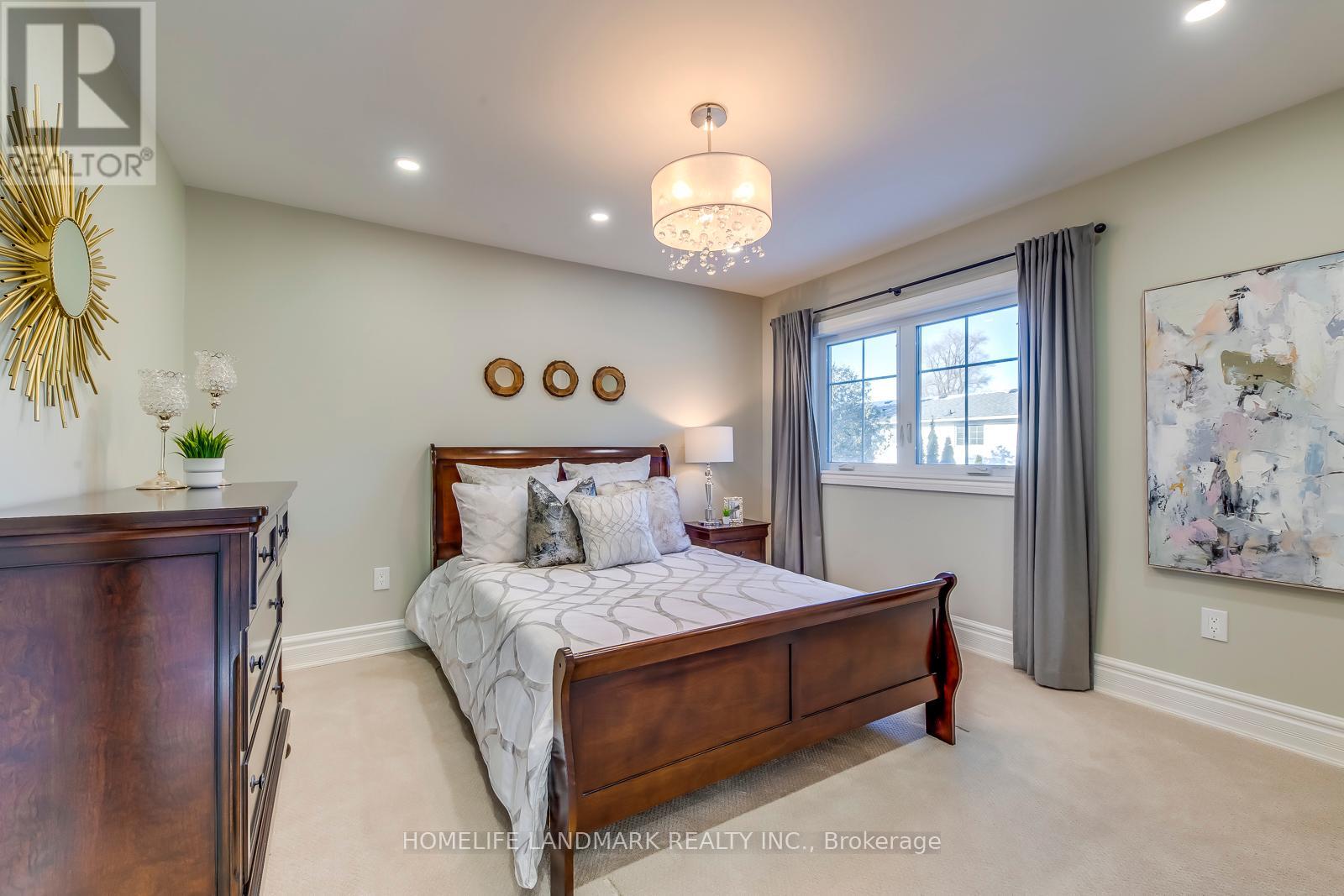 214 Waneta Drive, Oakville (Wo West), Ontario  L6K 2T5 - Photo 22 - W12383759