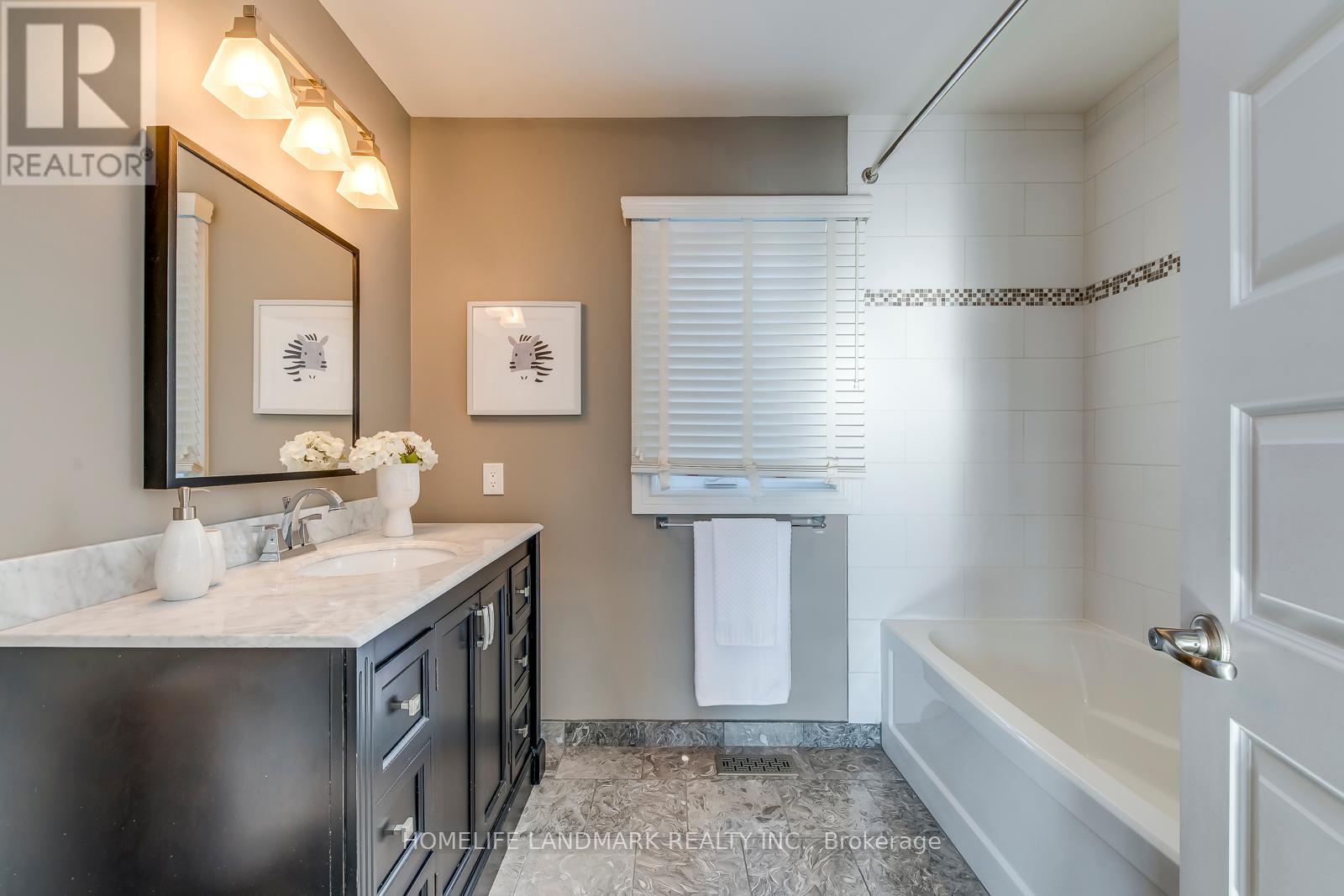 214 Waneta Drive, Oakville (Wo West), Ontario  L6K 2T5 - Photo 23 - W12383759