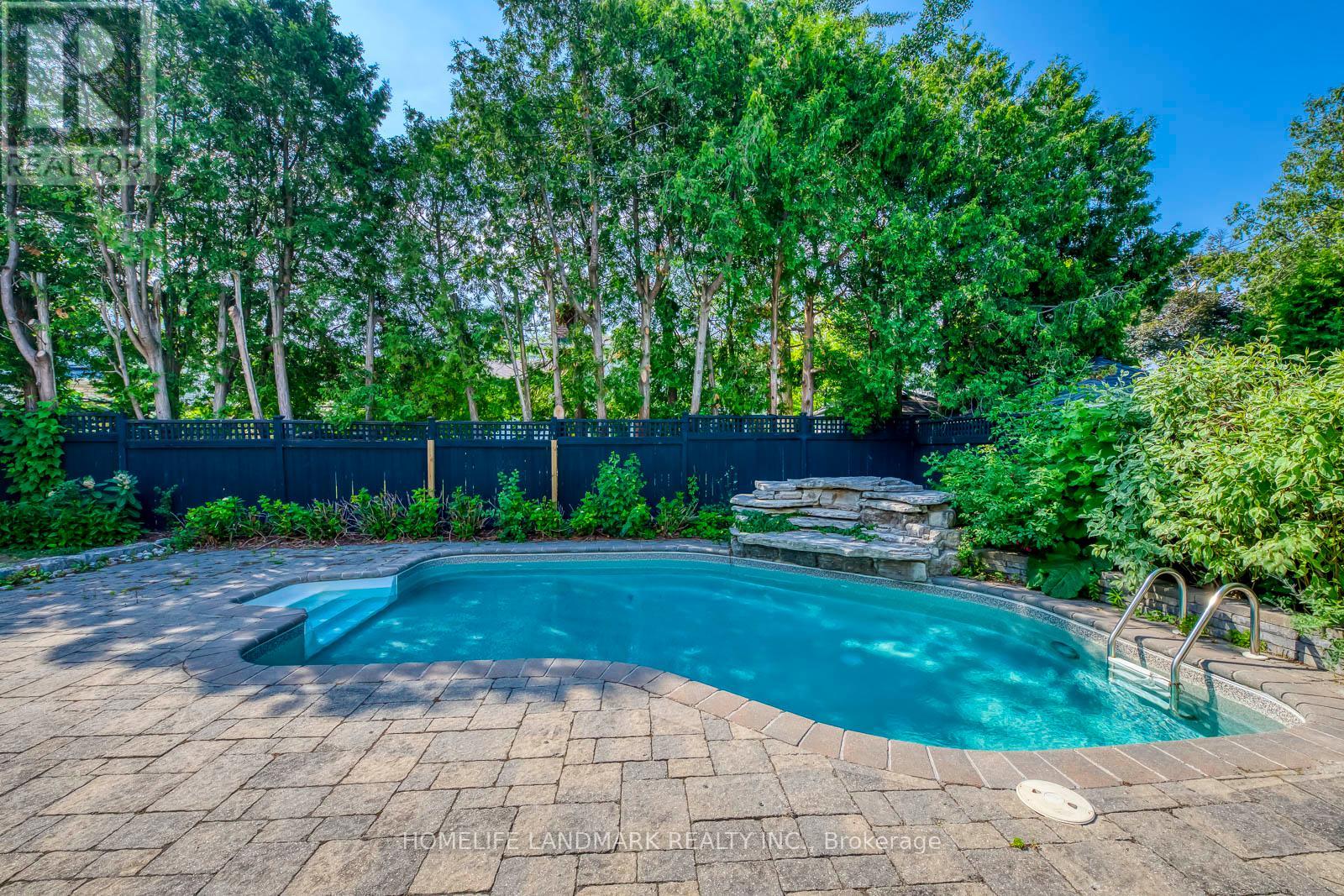 214 Waneta Drive, Oakville (Wo West), Ontario  L6K 2T5 - Photo 35 - W12383759