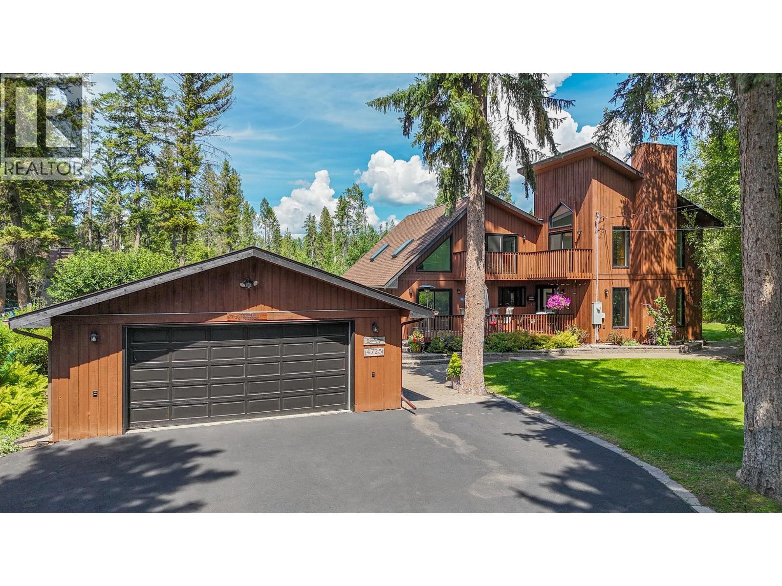 4725 Copper Crescent, Windermere, British Columbia  V0B 2L2 - Photo 2 - 10358161