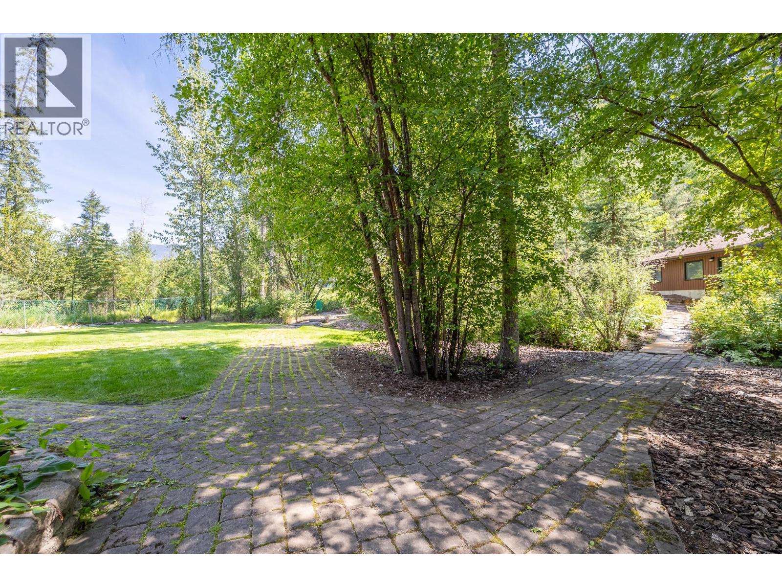 4725 Copper Crescent, Windermere, British Columbia  V0B 2L2 - Photo 54 - 10358161