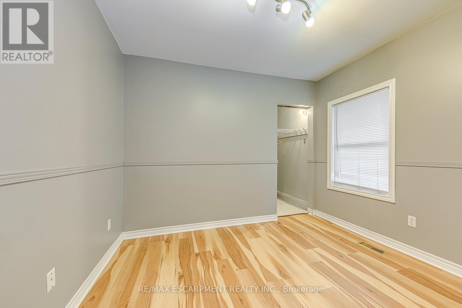 5188 Maple Street, Niagara Falls, Ontario  L2E 2N4 - Photo 18 - X12383758