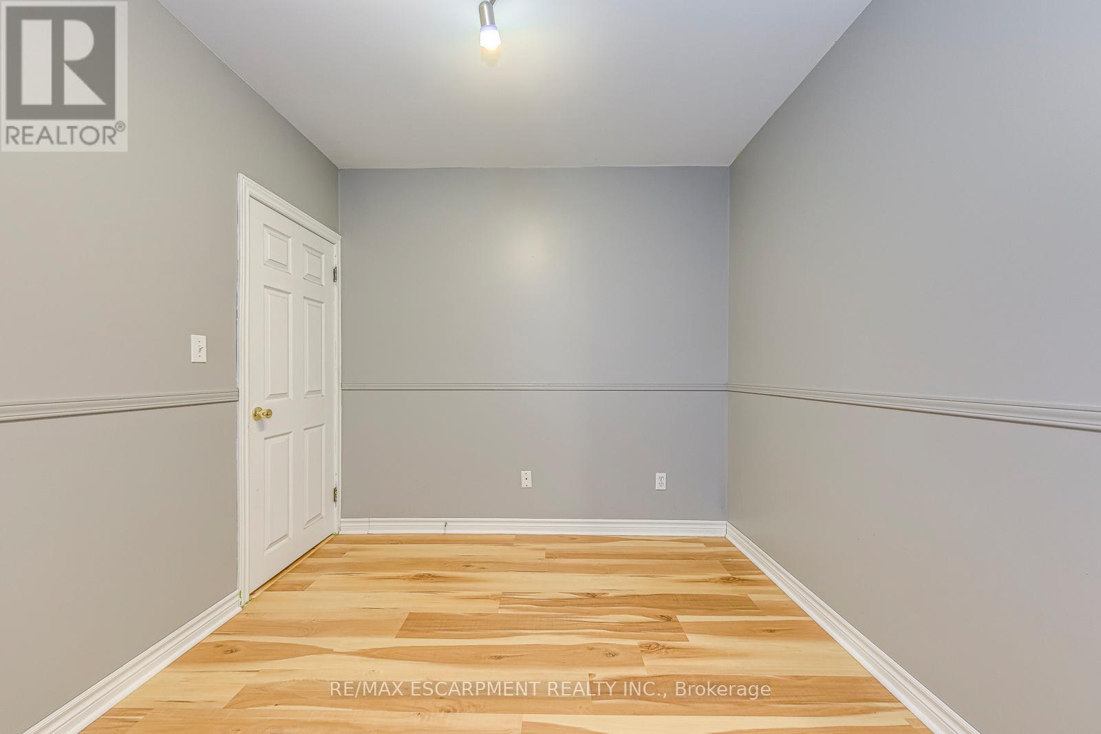 5188 Maple Street, Niagara Falls, Ontario  L2E 2N4 - Photo 20 - X12383758
