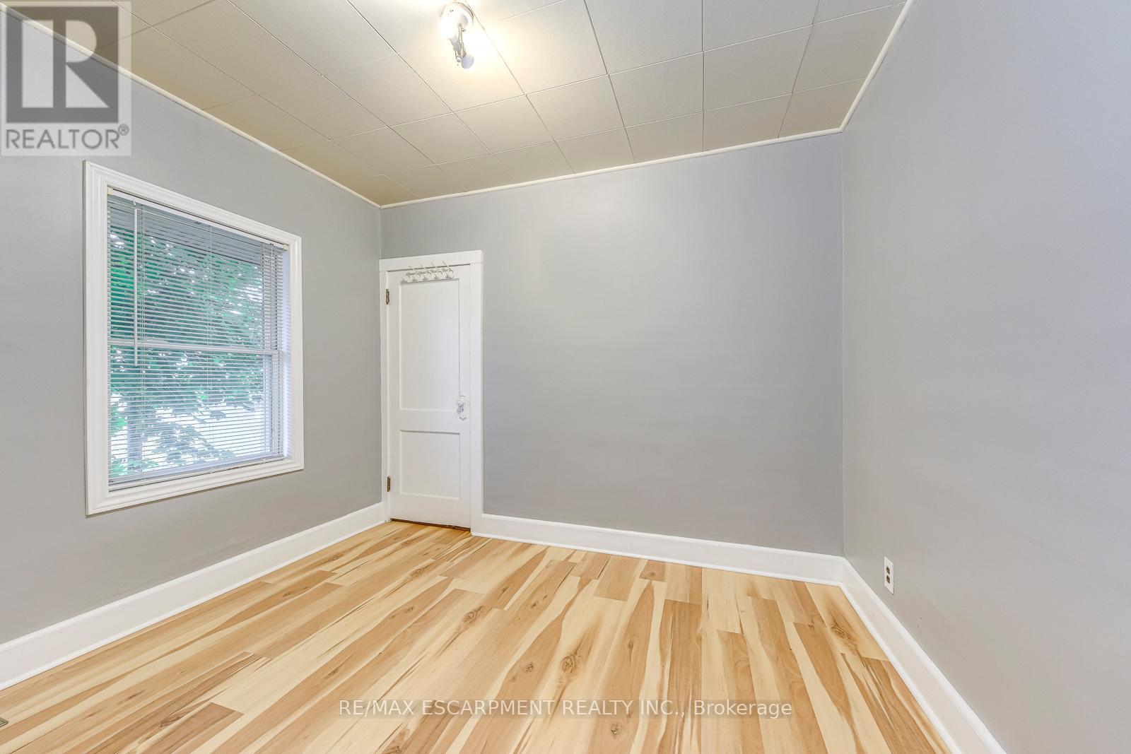 5188 Maple Street, Niagara Falls, Ontario  L2E 2N4 - Photo 21 - X12383758
