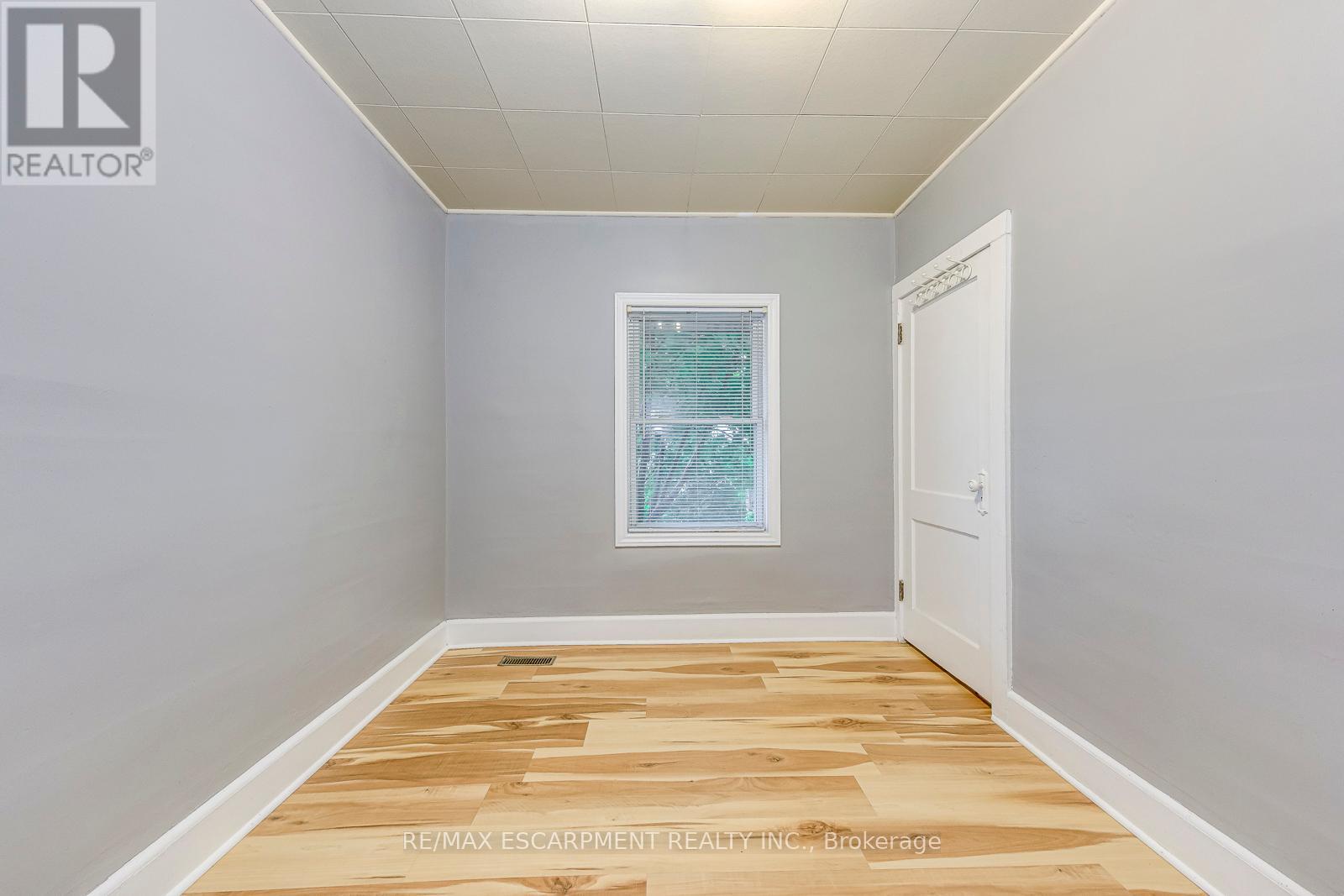 5188 Maple Street, Niagara Falls, Ontario  L2E 2N4 - Photo 22 - X12383758