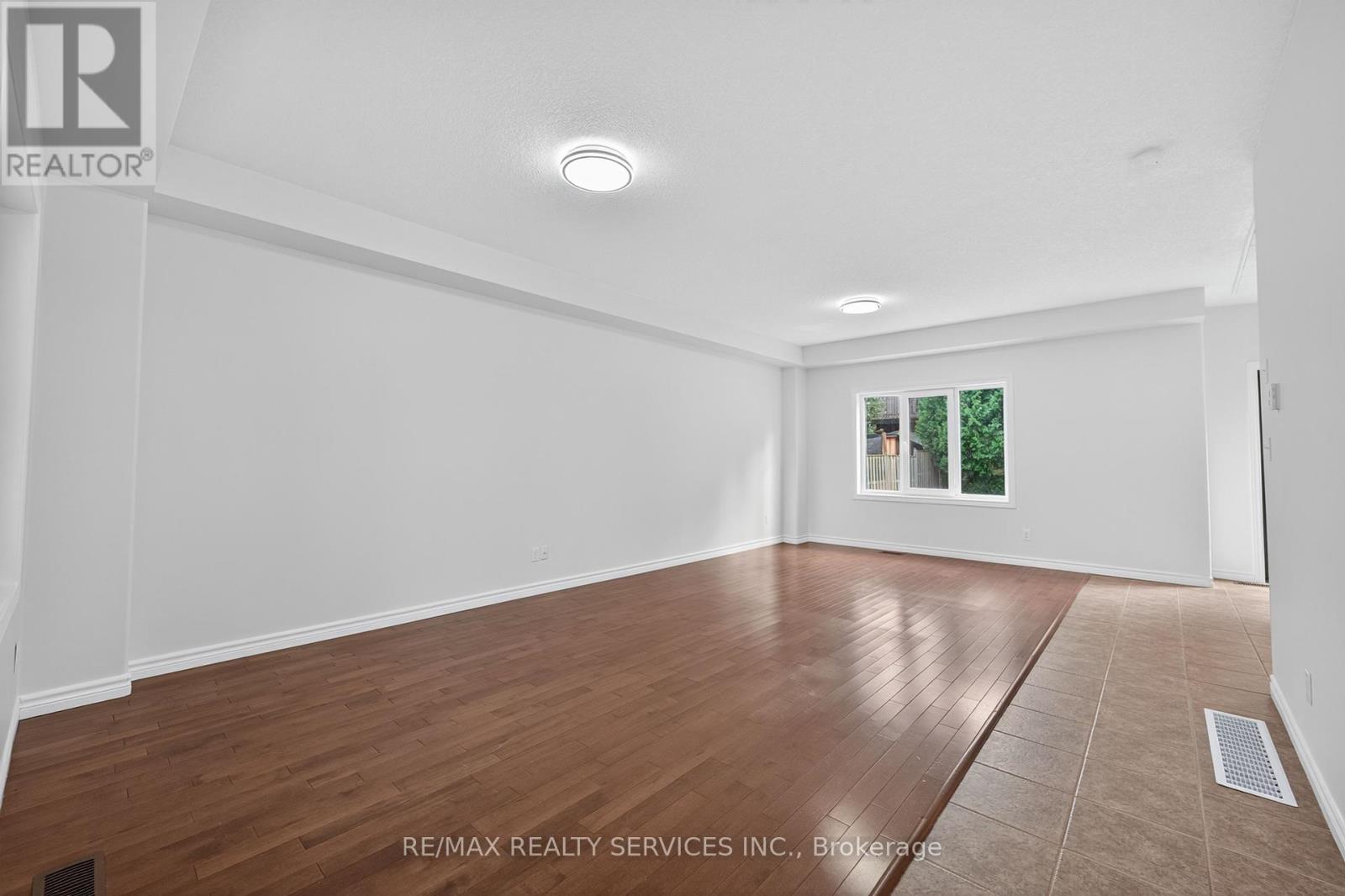 679 Spitfire Street, Woodstock, Ontario  N4T 0B1 - Photo 10 - X12383806