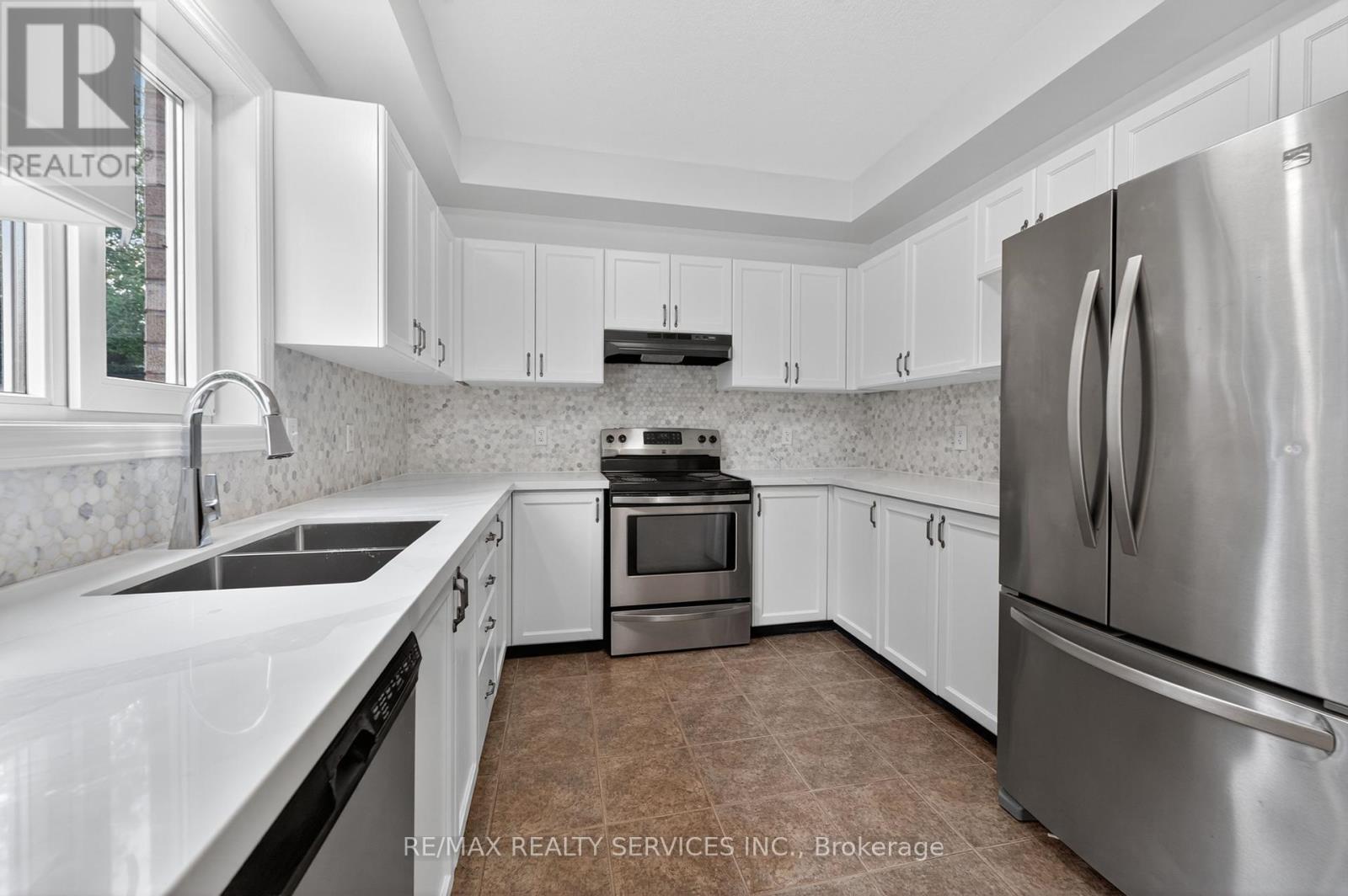 679 Spitfire Street, Woodstock, Ontario  N4T 0B1 - Photo 18 - X12383806
