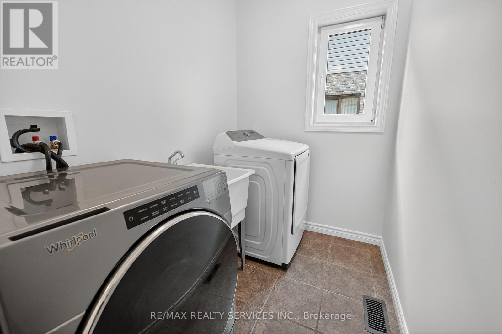 679 Spitfire Street, Woodstock, Ontario  N4T 0B1 - Photo 21 - X12383806