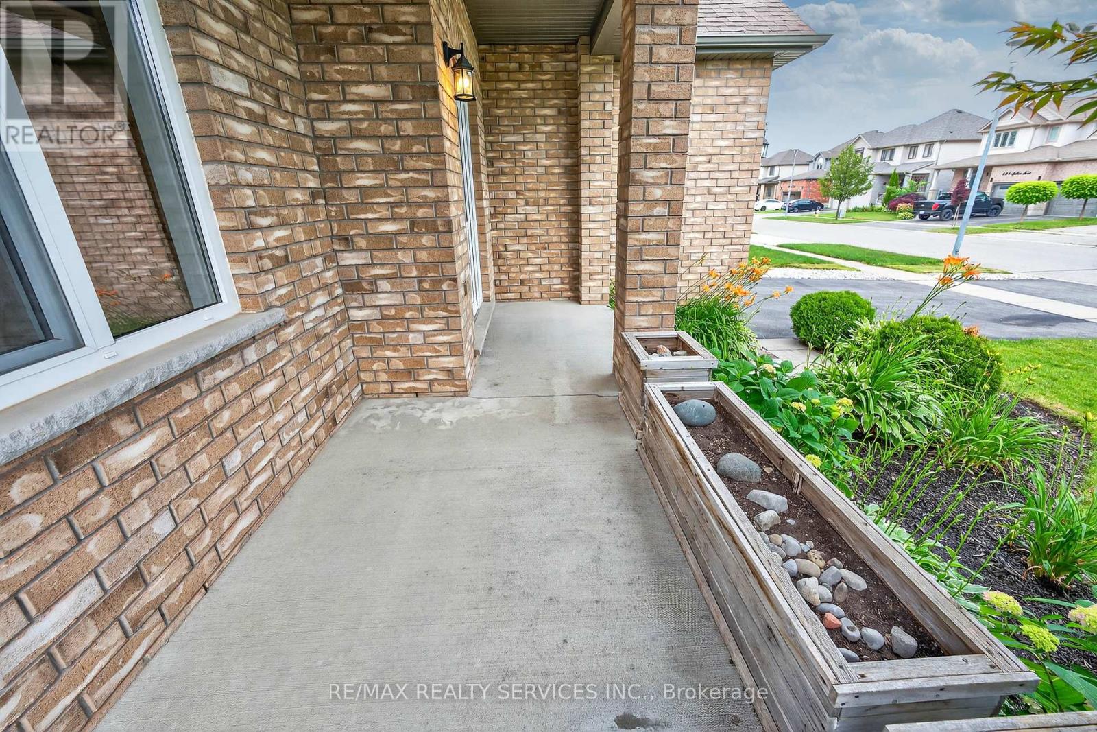 679 Spitfire Street, Woodstock, Ontario  N4T 0B1 - Photo 7 - X12383806