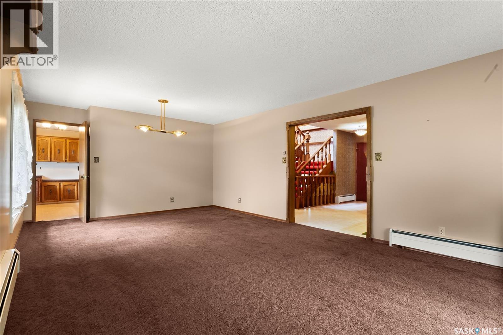 Property at 74 Marquis CRESCENT image 4