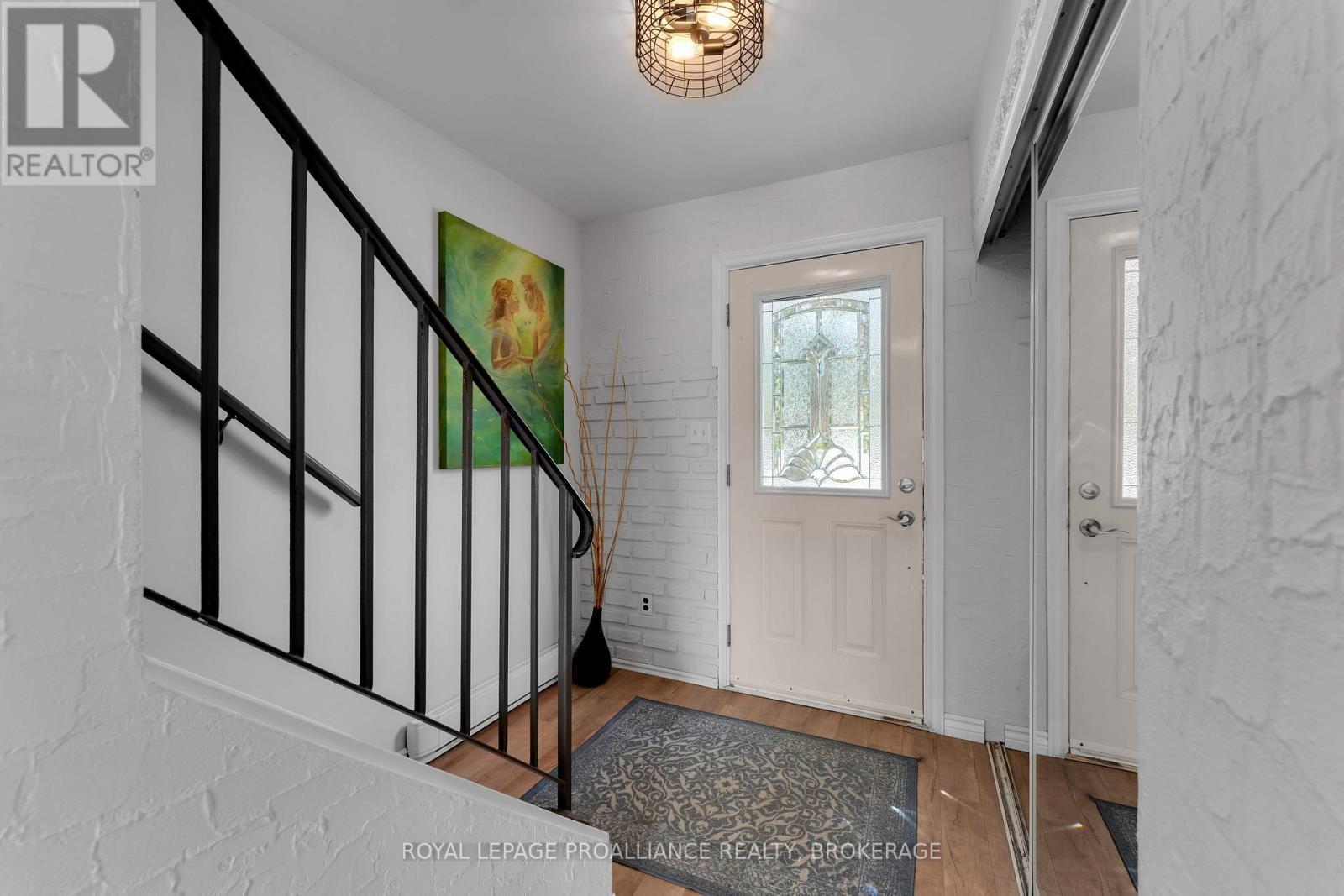 369 William Street N, Gananoque, Ontario  K7G 2X9 - Photo 3 - X12384107