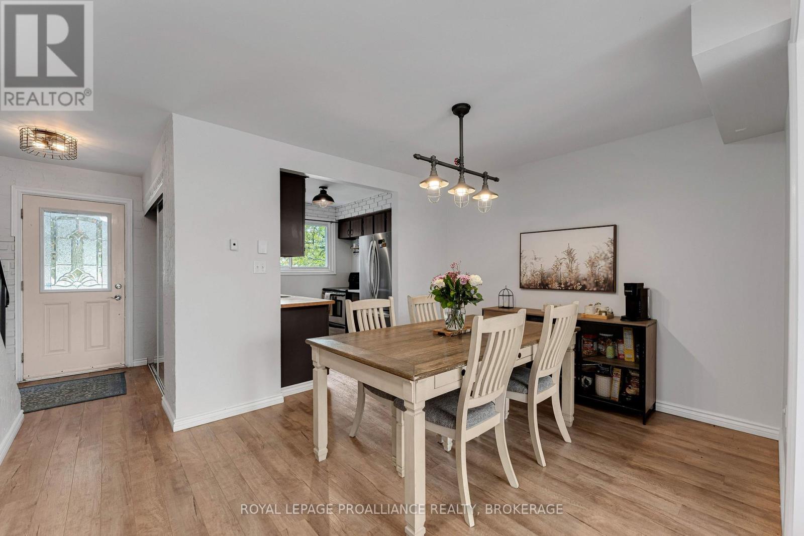 369 William Street N, Gananoque, Ontario  K7G 2X9 - Photo 6 - X12384107