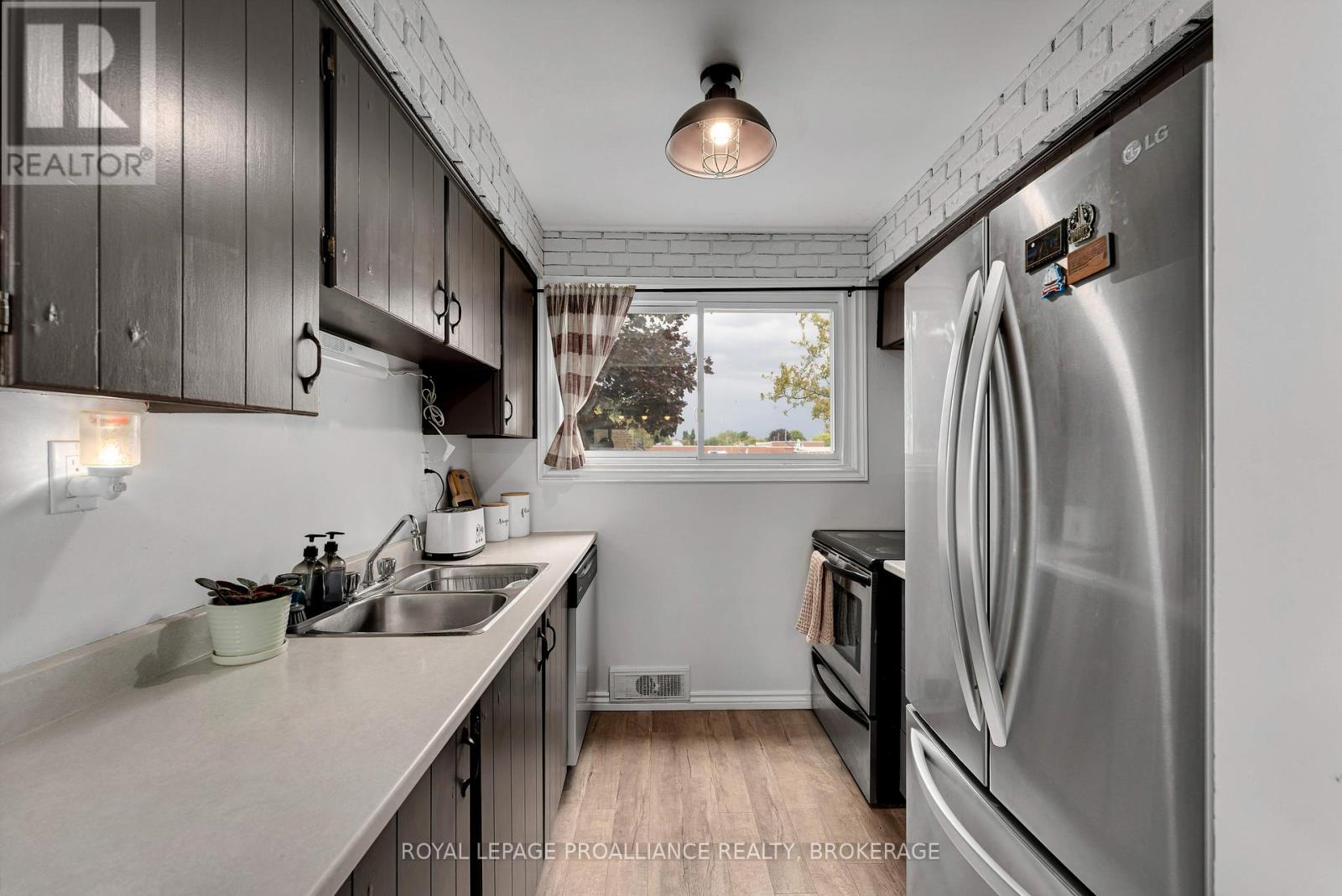369 William Street N, Gananoque, Ontario  K7G 2X9 - Photo 8 - X12384107