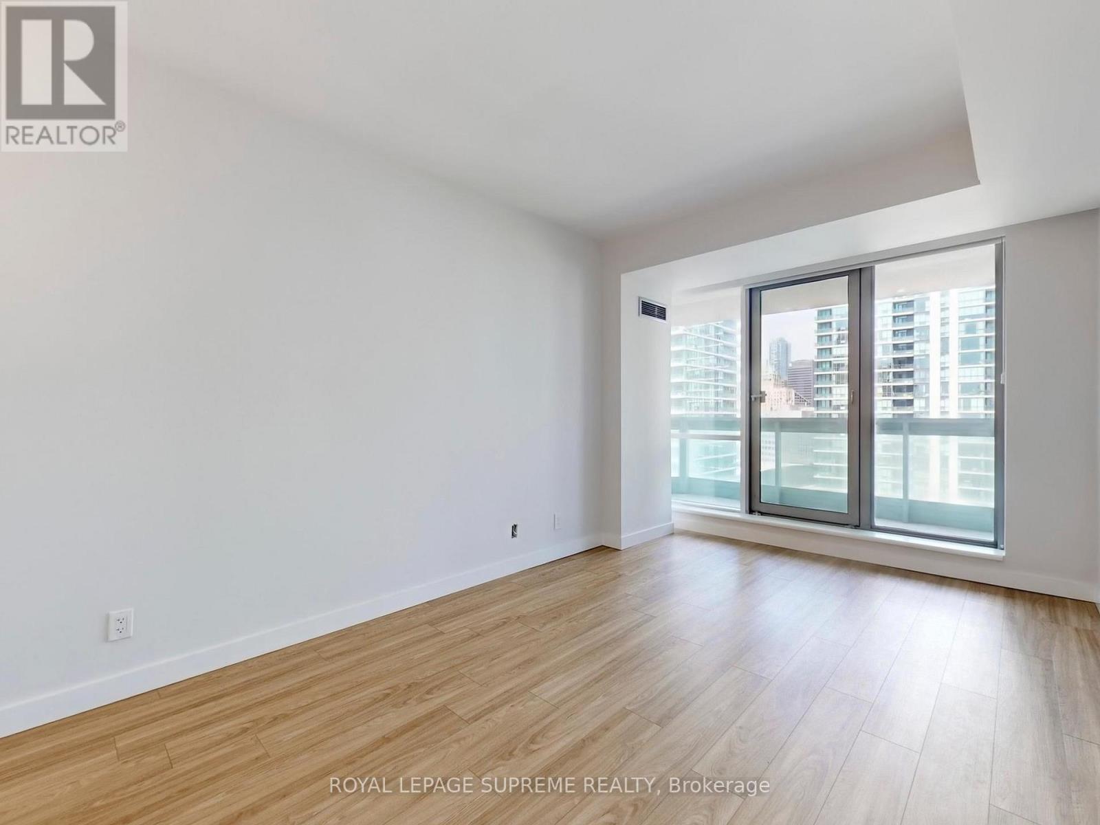 2210 - 10 Queens Quay W, Toronto (Waterfront Communities), Ontario  M5J 2R9 - Photo 22 - C12383845