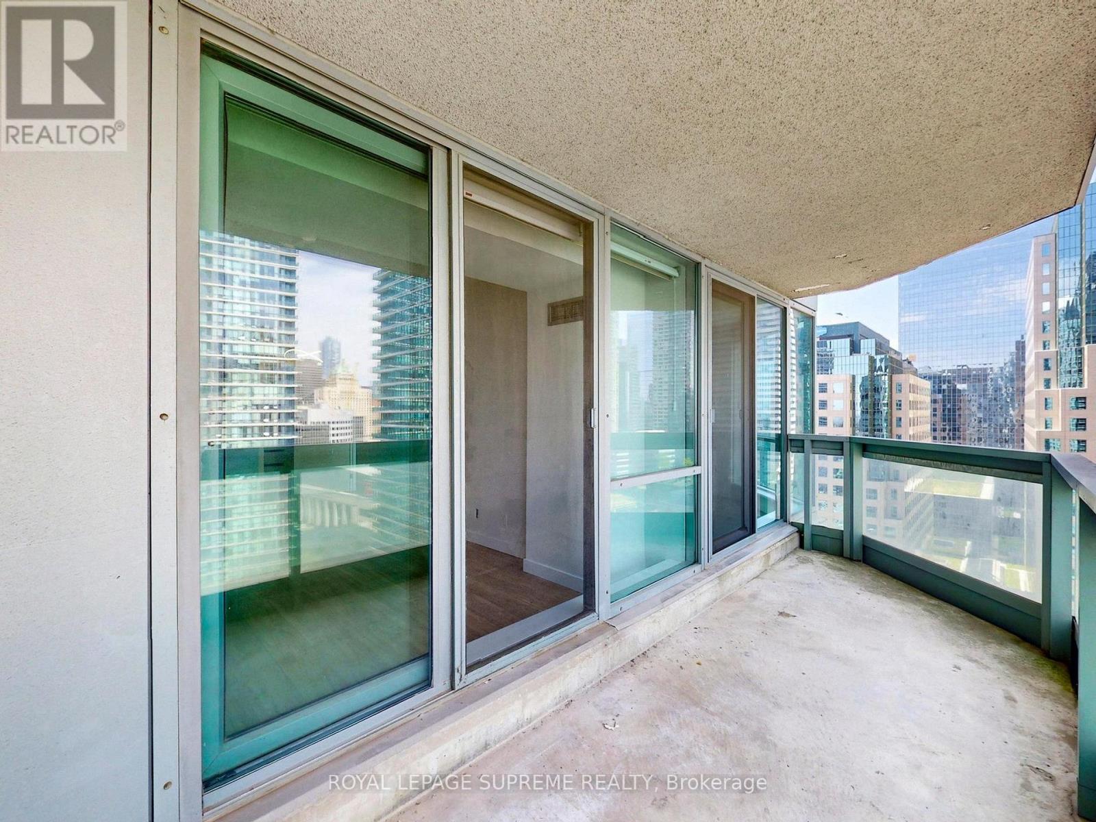 2210 - 10 Queens Quay W, Toronto (Waterfront Communities), Ontario  M5J 2R9 - Photo 31 - C12383845