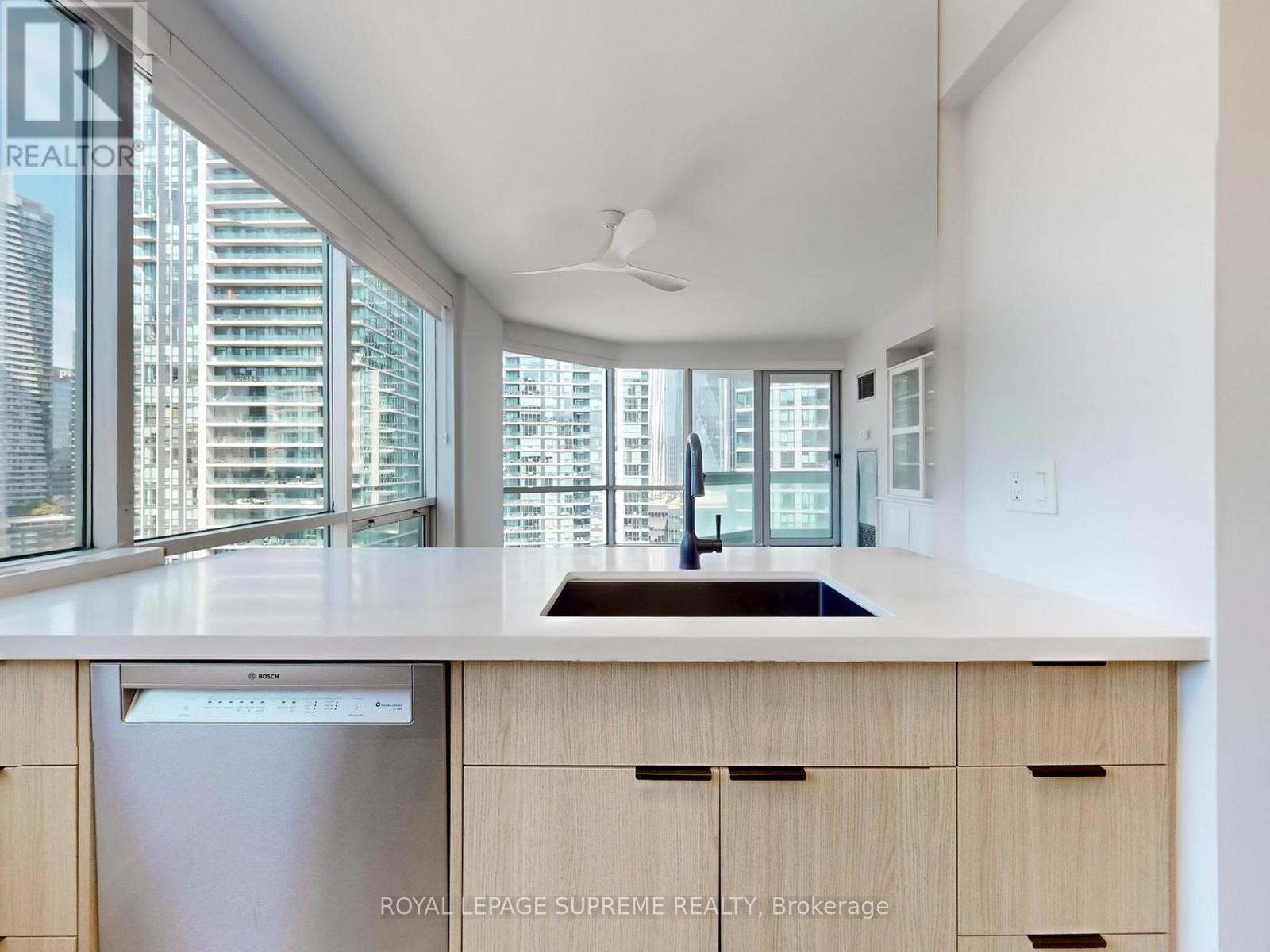 2210 - 10 Queens Quay W, Toronto (Waterfront Communities), Ontario  M5J 2R9 - Photo 6 - C12383845
