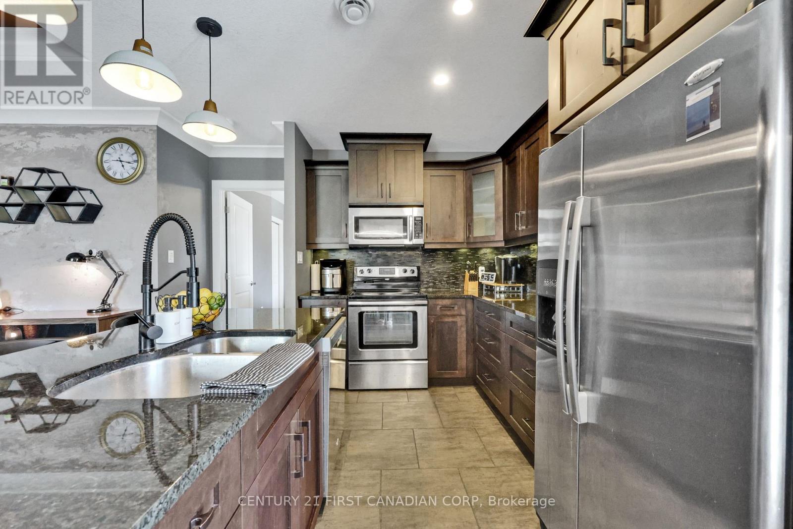 211 - 340 Sugarcreek Trail, London North, Ontario  N6H 0G4 - Photo 19 - X12383970