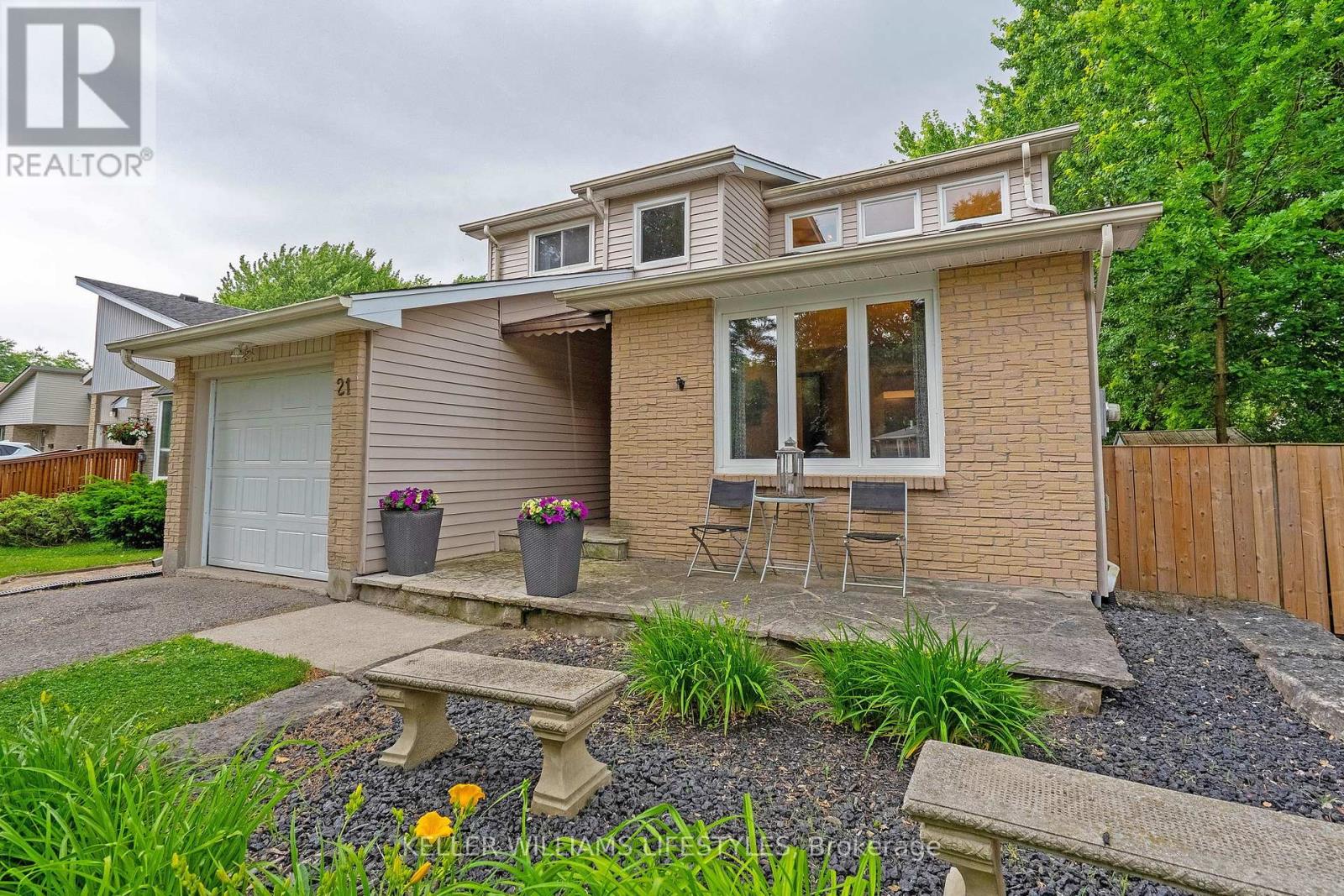 21 Beechbank Crescent, London South (South X), Ontario  N6E 2N9 - Photo 2 - X12384061