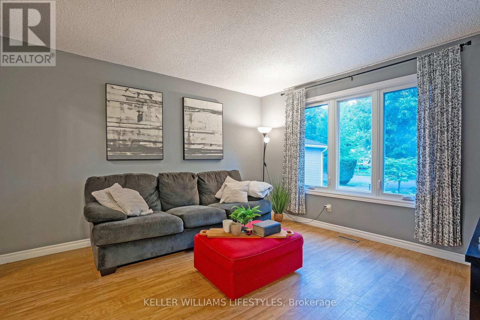 21 Beechbank Crescent, London South (South X), Ontario  N6E 2N9 - Photo 5 - X12384061