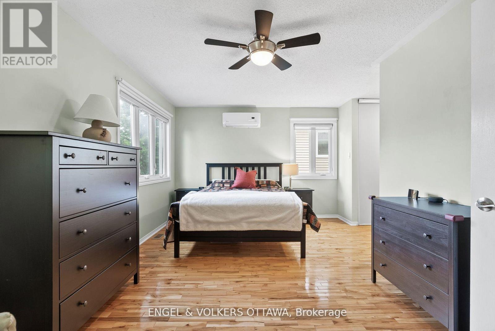 51 Emerald Meadows Drive, Ottawa, Ontario  K2M 2L5 - Photo 23 - X12383974