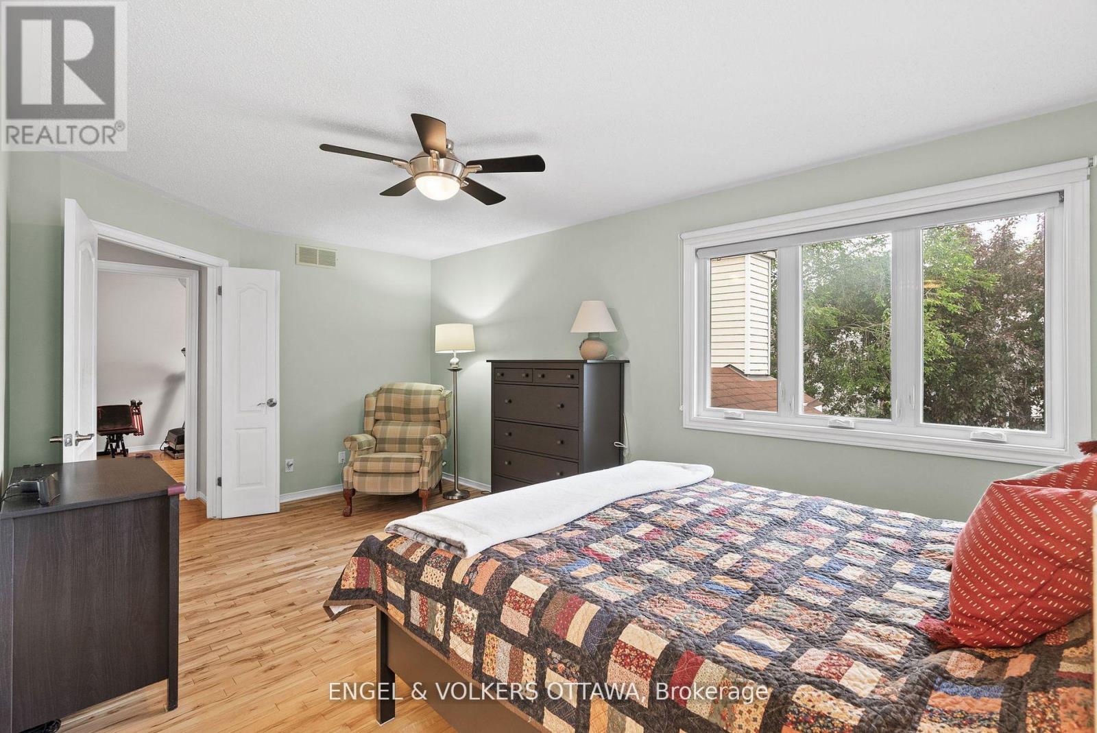 51 Emerald Meadows Drive, Ottawa, Ontario  K2M 2L5 - Photo 26 - X12383974