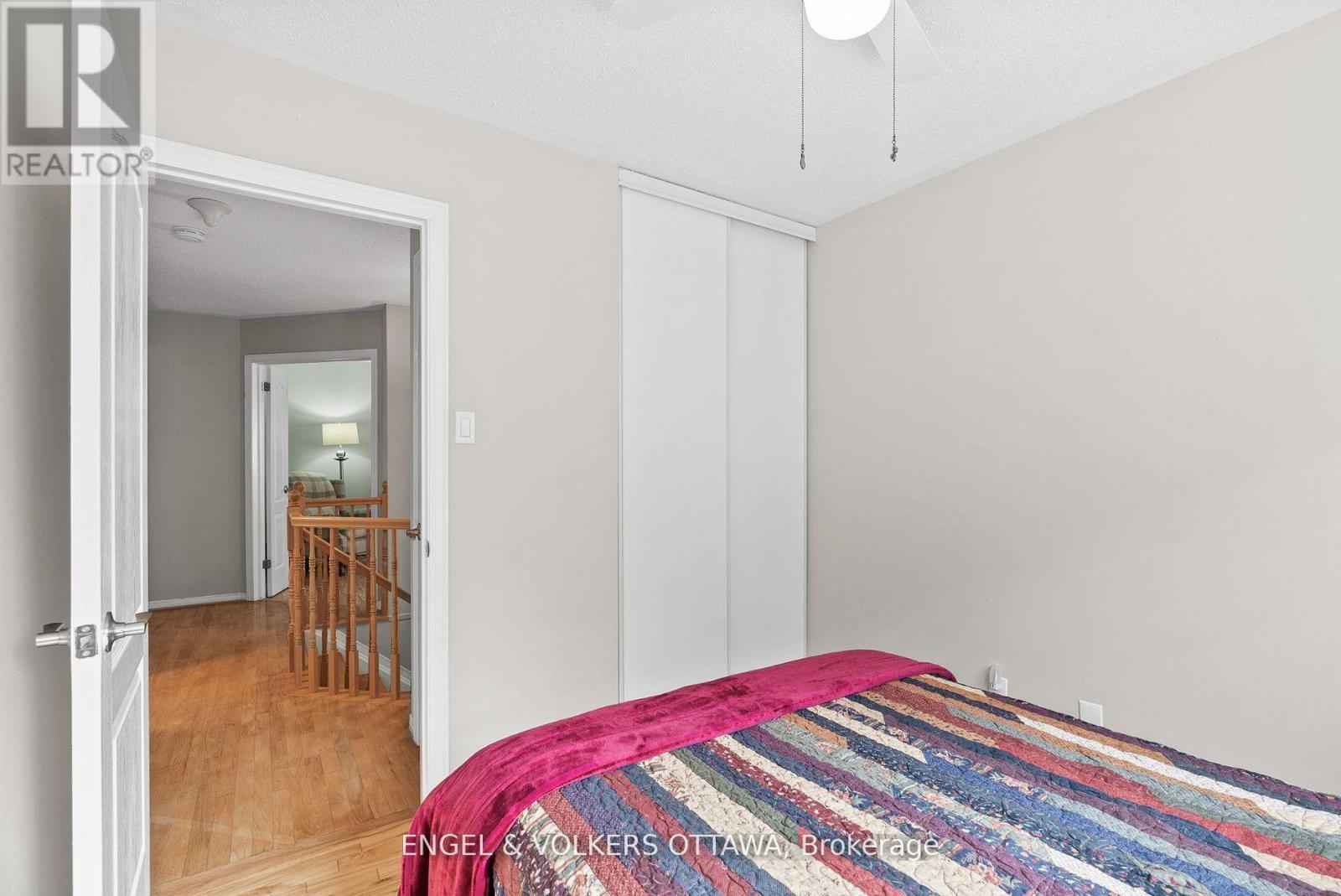 51 Emerald Meadows Drive, Ottawa, Ontario  K2M 2L5 - Photo 32 - X12383974