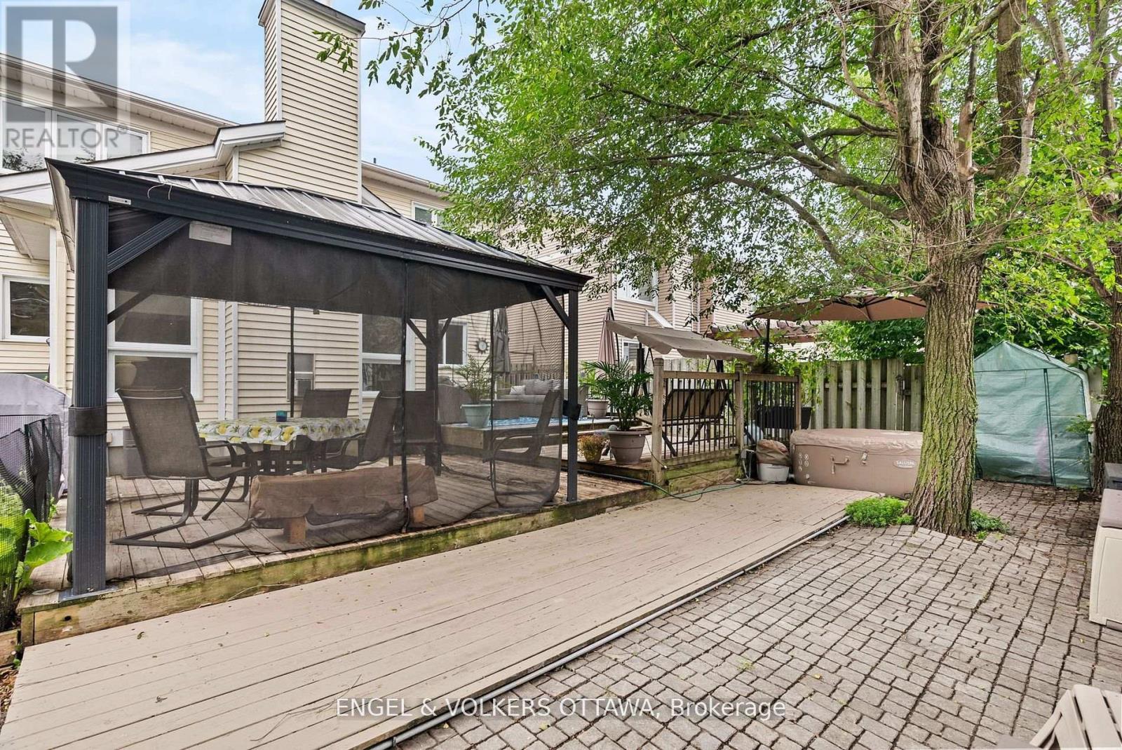 51 Emerald Meadows Drive, Ottawa, Ontario  K2M 2L5 - Photo 41 - X12383974
