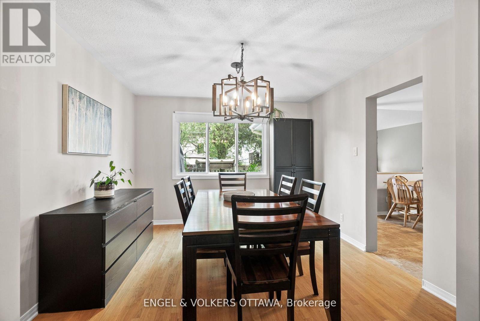 51 Emerald Meadows Drive, Ottawa, Ontario  K2M 2L5 - Photo 9 - X12383974