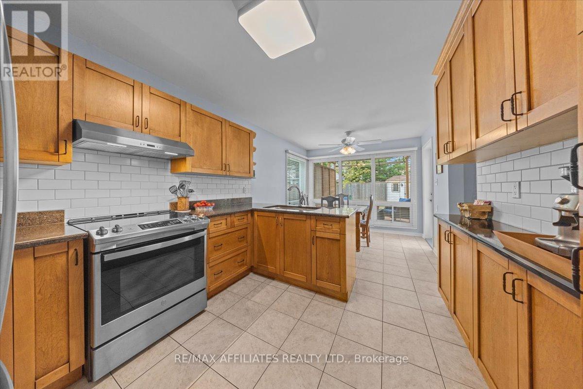 605 Falwyn Crescent, Ottawa, Ontario  K4A 2B4 - Photo 12 - X12383980