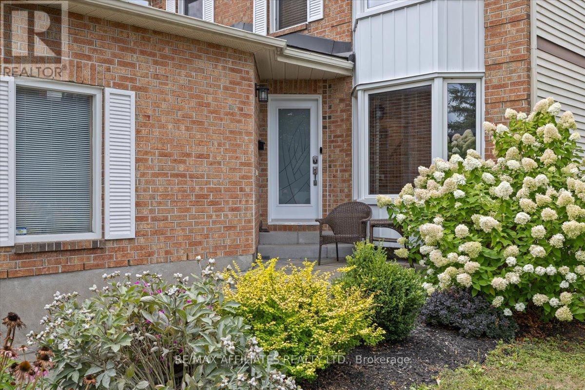 605 Falwyn Crescent, Ottawa, Ontario  K4A 2B4 - Photo 2 - X12383980