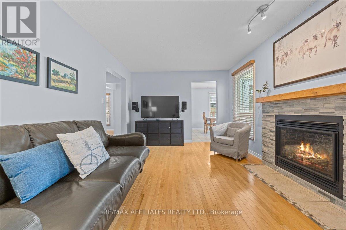 605 Falwyn Crescent, Ottawa, Ontario  K4A 2B4 - Photo 21 - X12383980