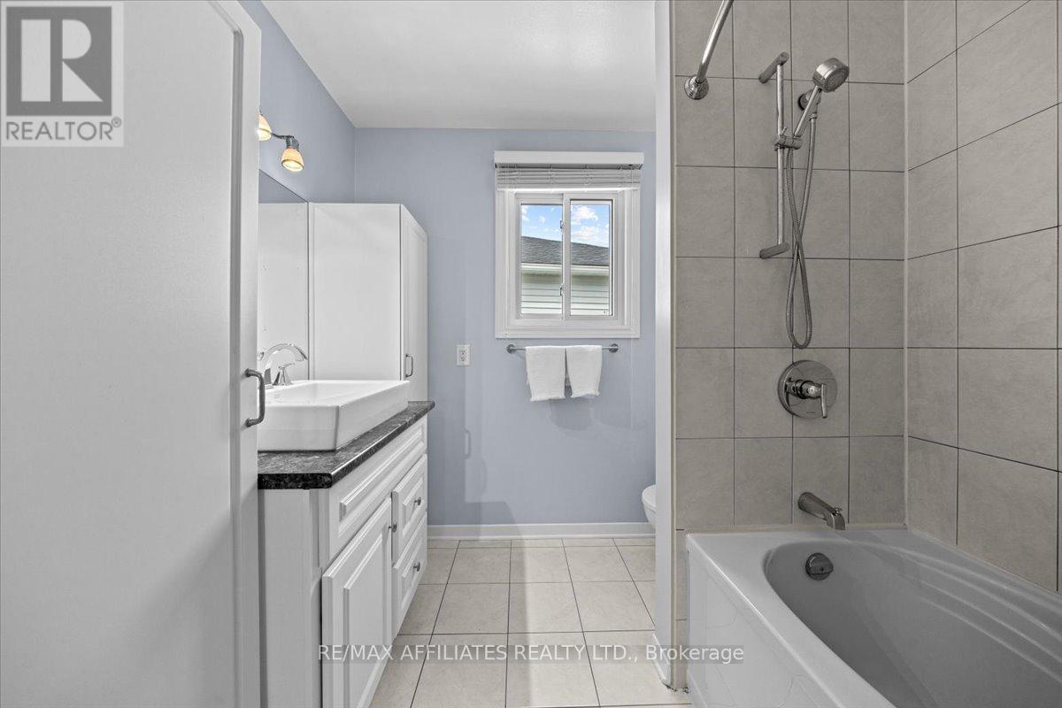 605 Falwyn Crescent, Ottawa, Ontario  K4A 2B4 - Photo 30 - X12383980