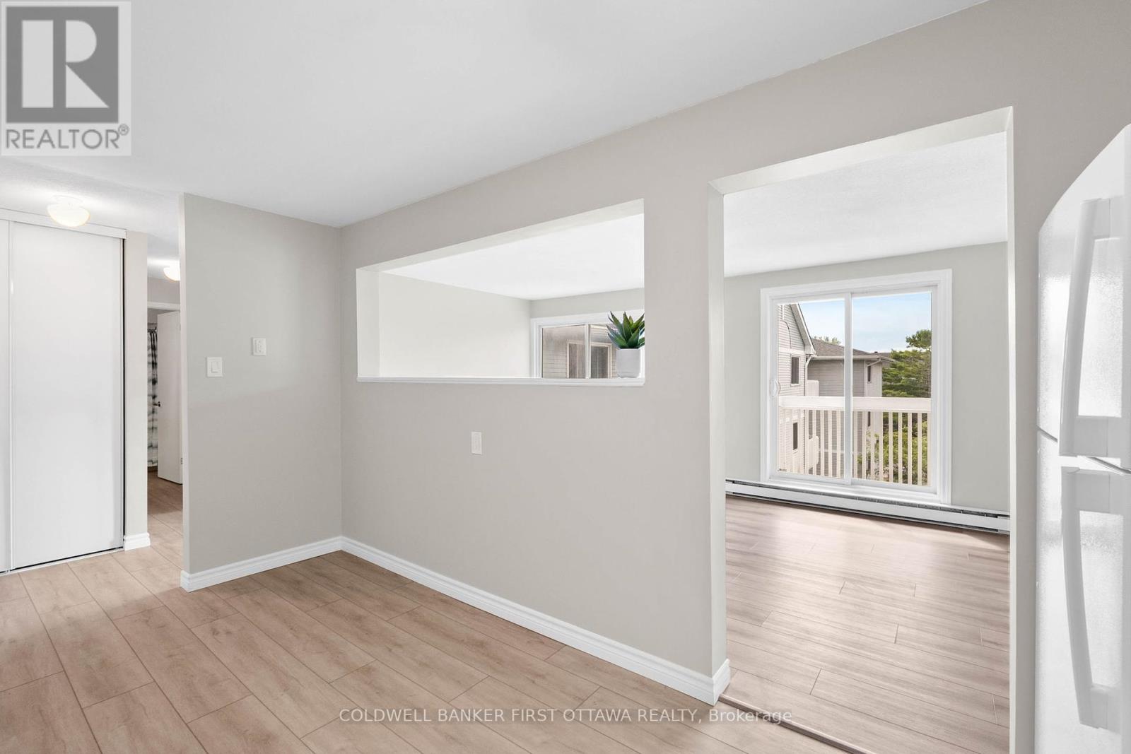 400 - 216 Viewmount Drive, Ottawa, Ontario  K2E 7X4 - Photo 11 - X12383996