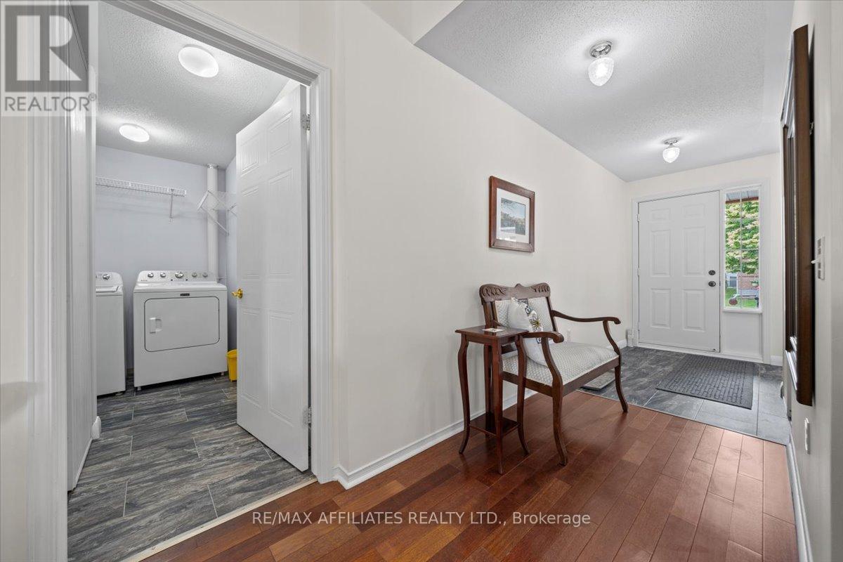 - - 1244 Foxborough Private E, Ottawa, Ontario  K1J 1E2 - Photo 12 - X12384104