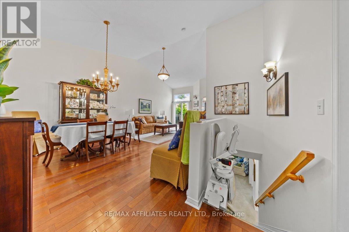 - - 1244 Foxborough Private E, Ottawa, Ontario  K1J 1E2 - Photo 14 - X12384104