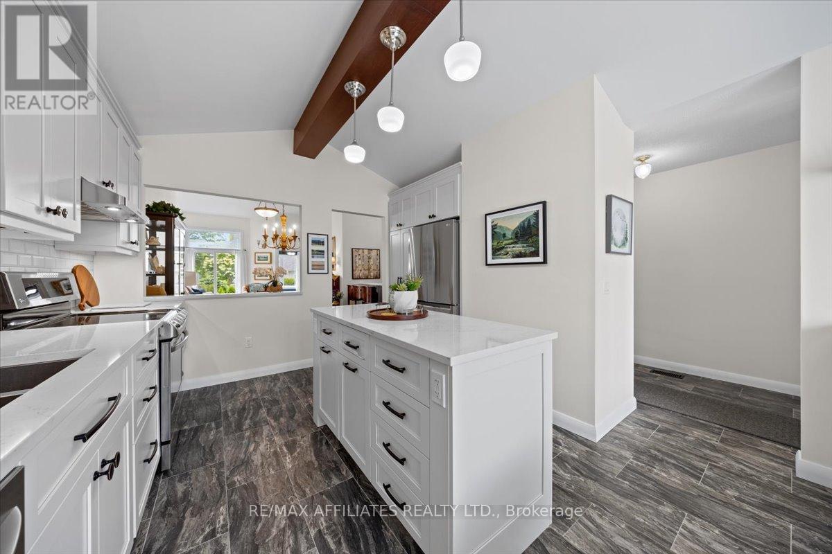 - - 1244 Foxborough Private E, Ottawa, Ontario  K1J 1E2 - Photo 7 - X12384104