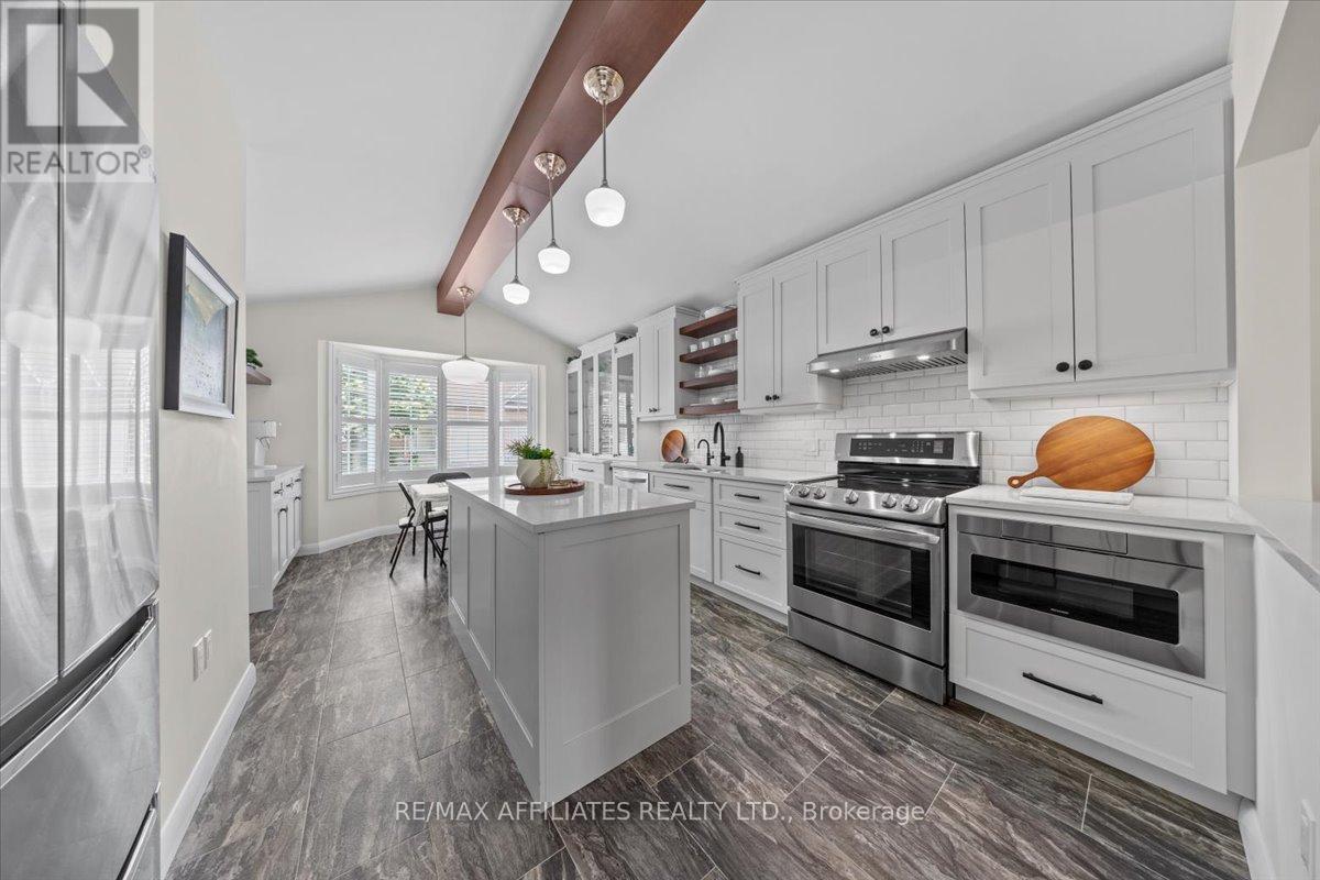 - - 1244 Foxborough Private E, Ottawa, Ontario  K1J 1E2 - Photo 8 - X12384104