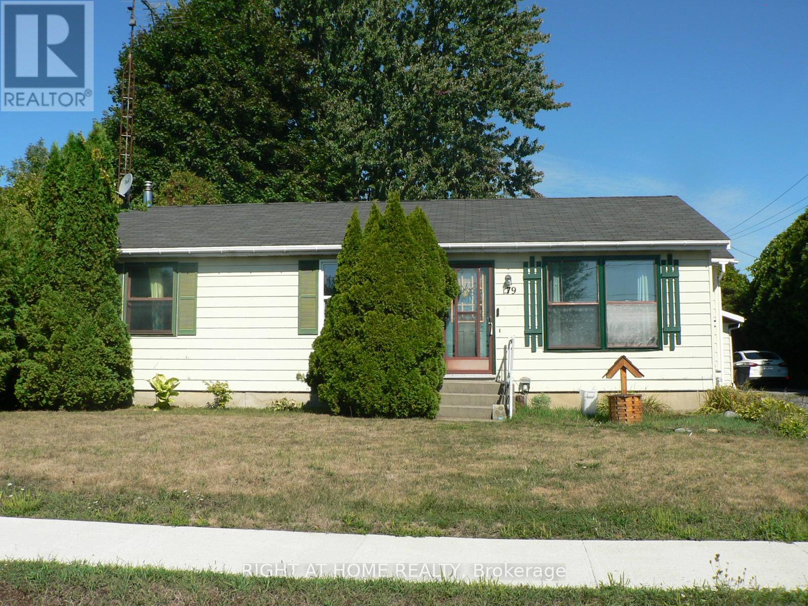 79 St Lawrence Street, South Stormont, Ontario  K0C 1M0 - Photo 2 - X12384112