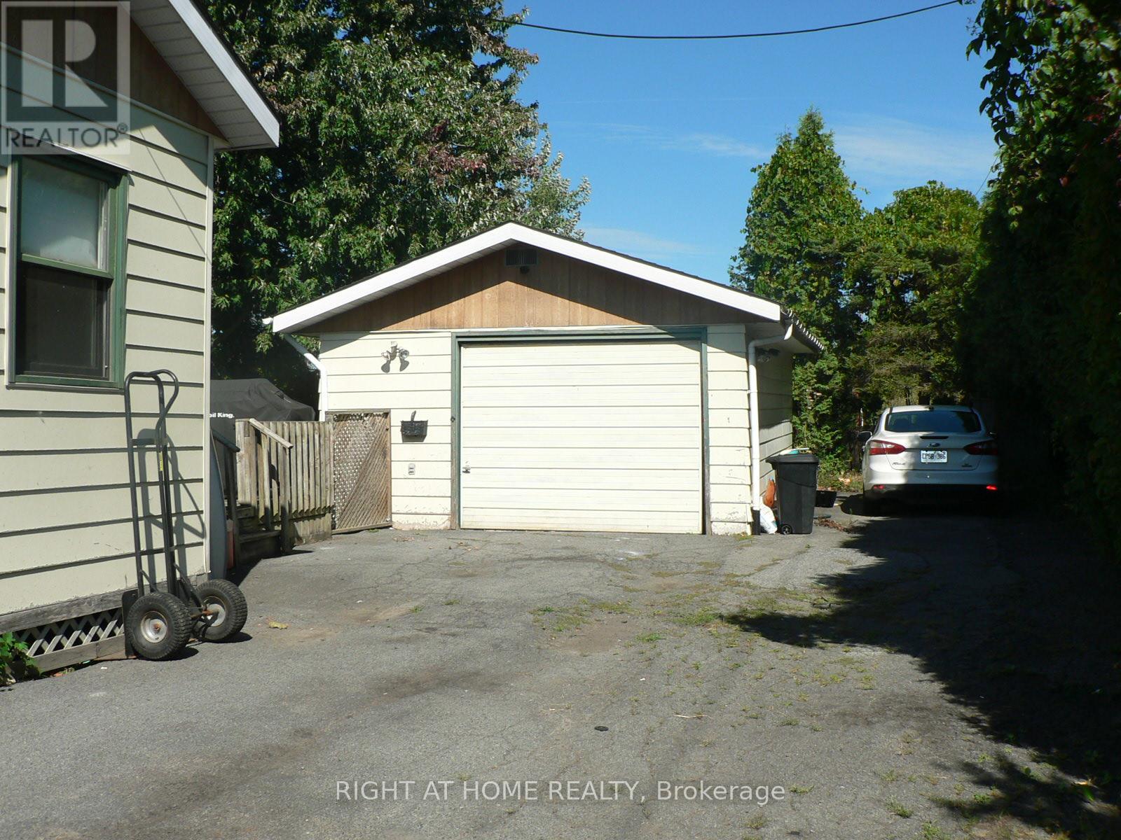 79 St Lawrence Street, South Stormont, Ontario  K0C 1M0 - Photo 3 - X12384112