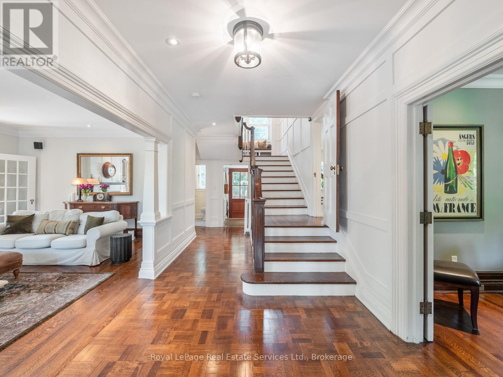 184 King Street, Oakville, Ontario  L6J 1B4 - Photo 10 - W12384098