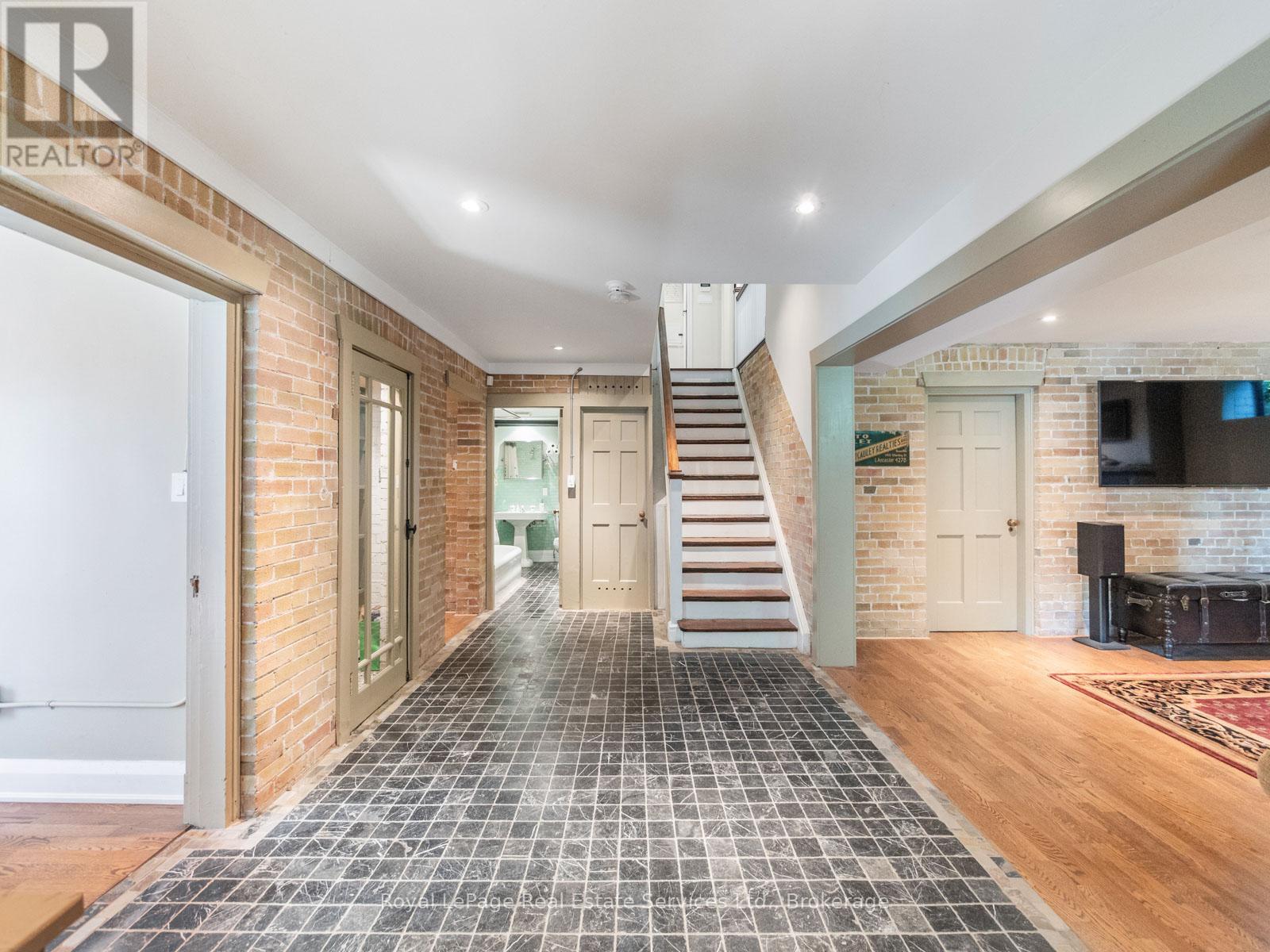 184 King Street, Oakville, Ontario  L6J 1B4 - Photo 35 - W12384098