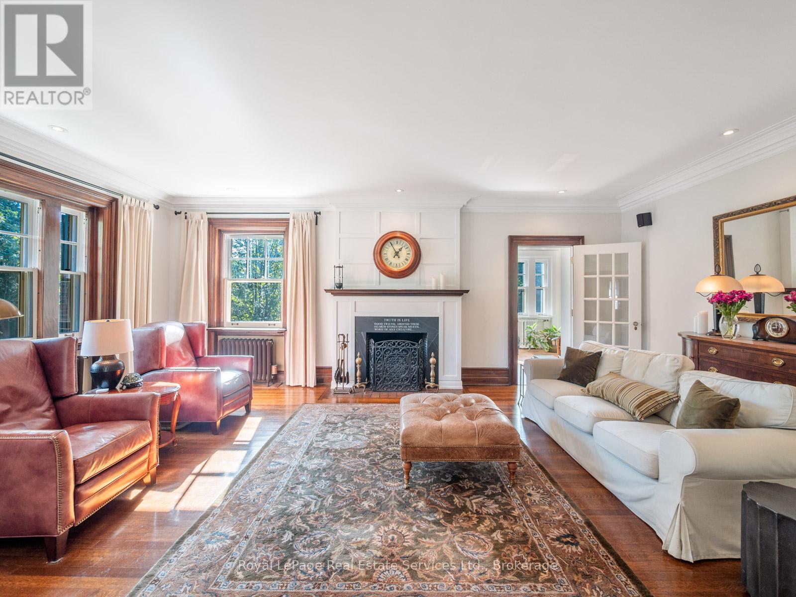 184 King Street, Oakville, Ontario  L6J 1B4 - Photo 6 - W12384098