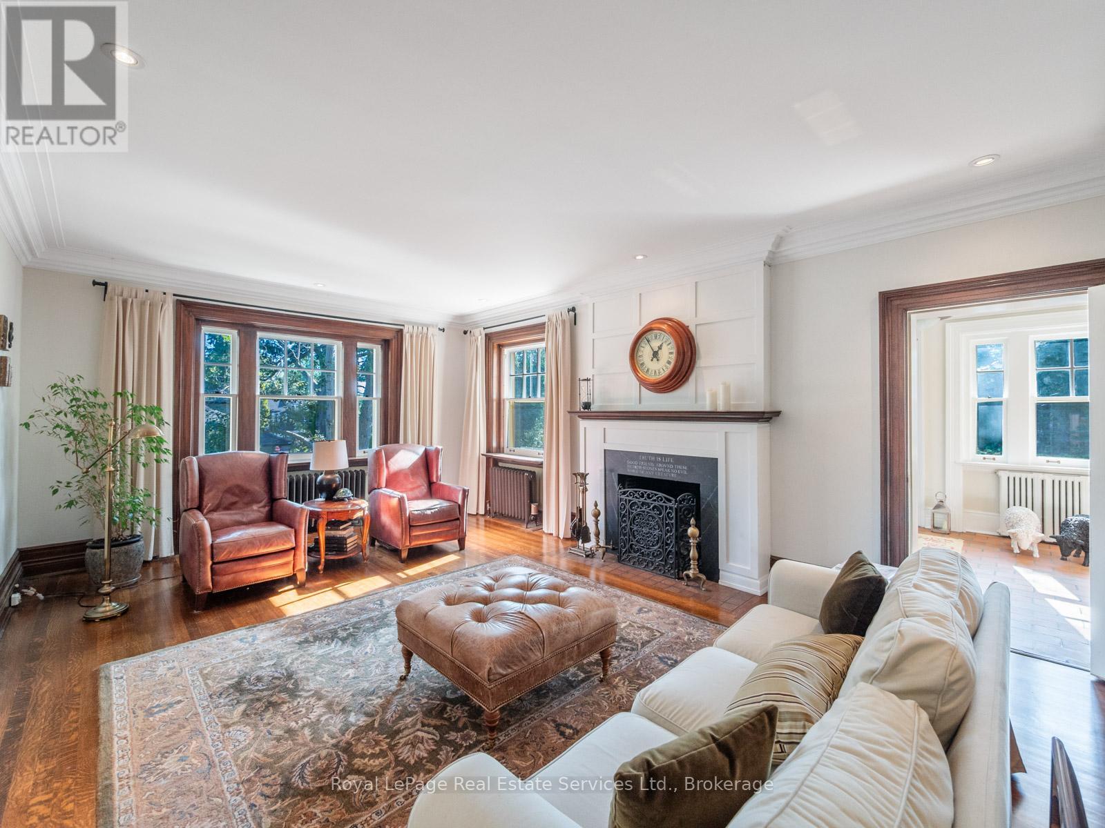 184 King Street, Oakville, Ontario  L6J 1B4 - Photo 7 - W12384098