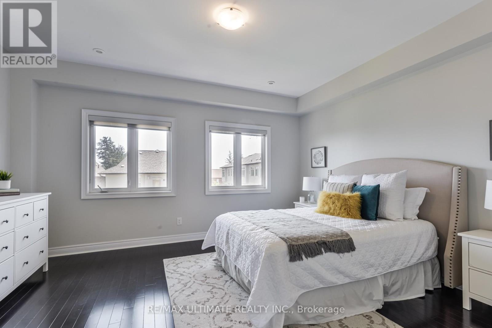 15 Powseland Crescent W, Vaughan, Ontario  L4L 0C5 - Photo 13 - N12383861