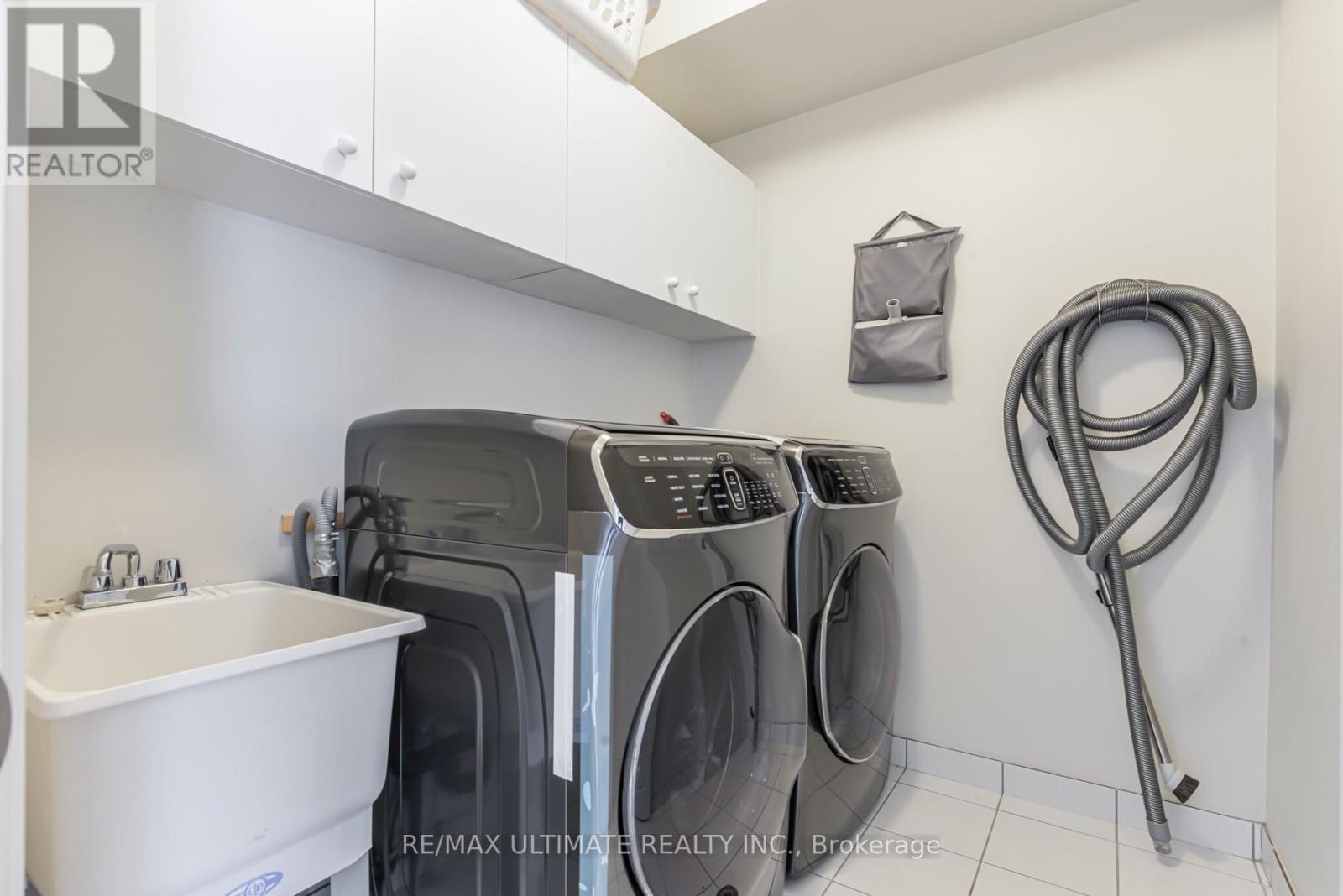 15 Powseland Crescent W, Vaughan, Ontario  L4L 0C5 - Photo 14 - N12383861