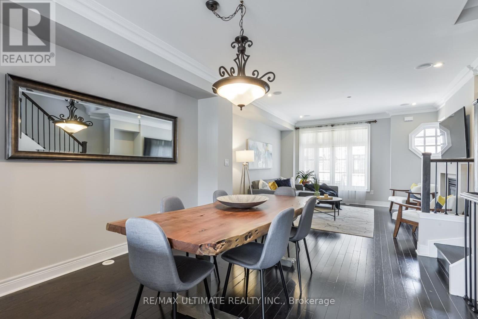 Property at 7 - 15 POWSELAND CRESCENT W image 5